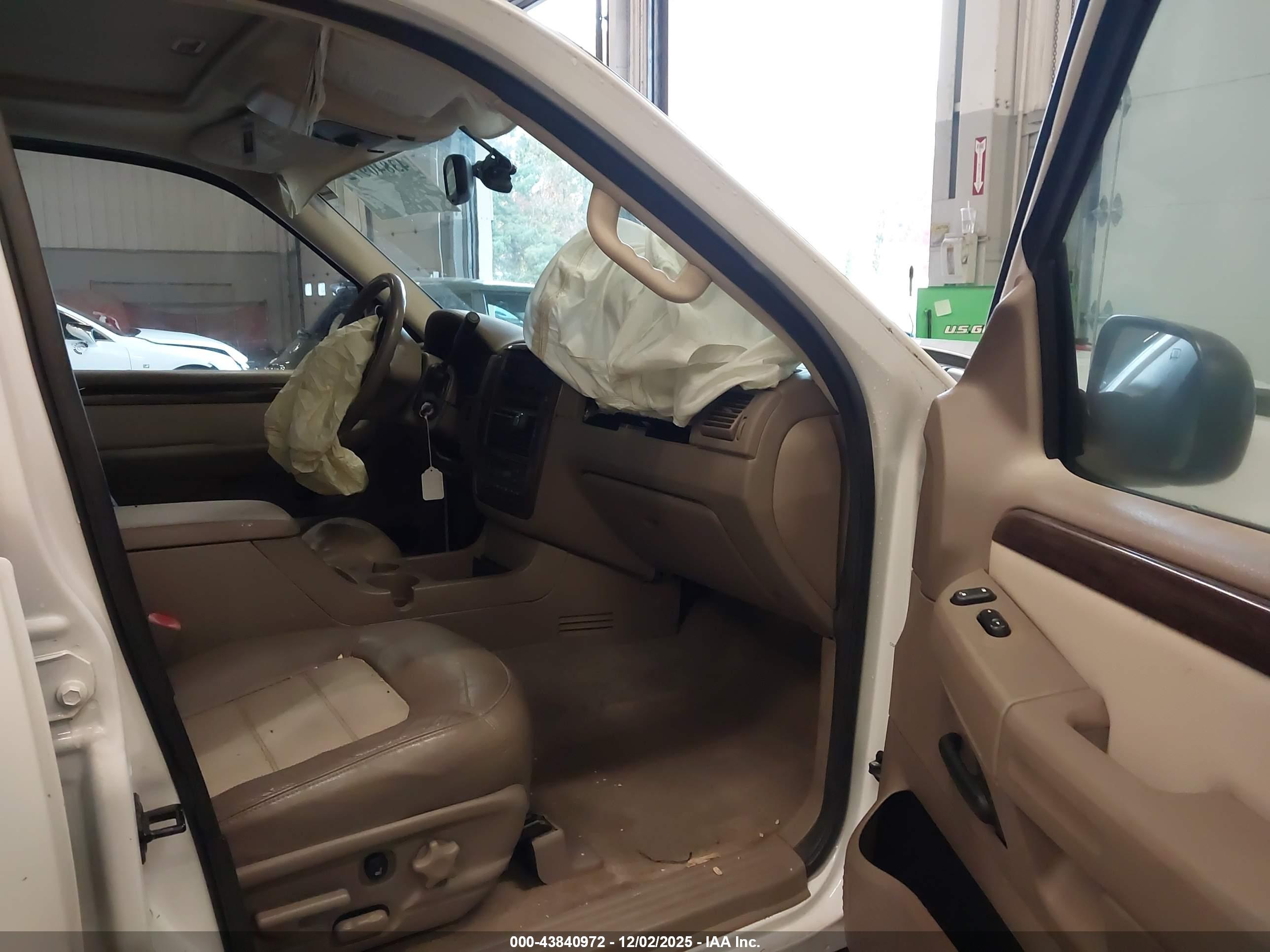 FORD EXPLORER image 5