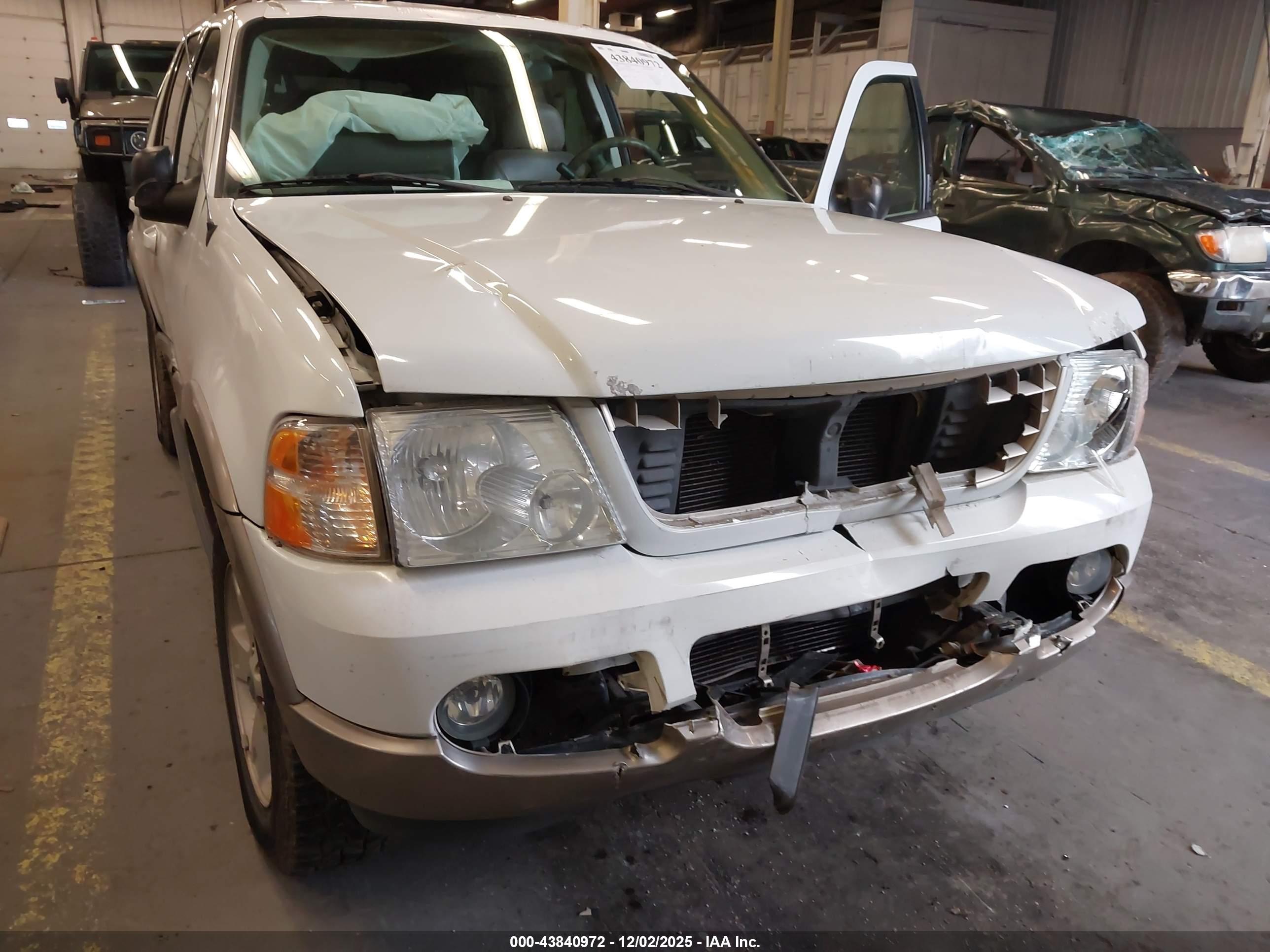 FORD EXPLORER image 6