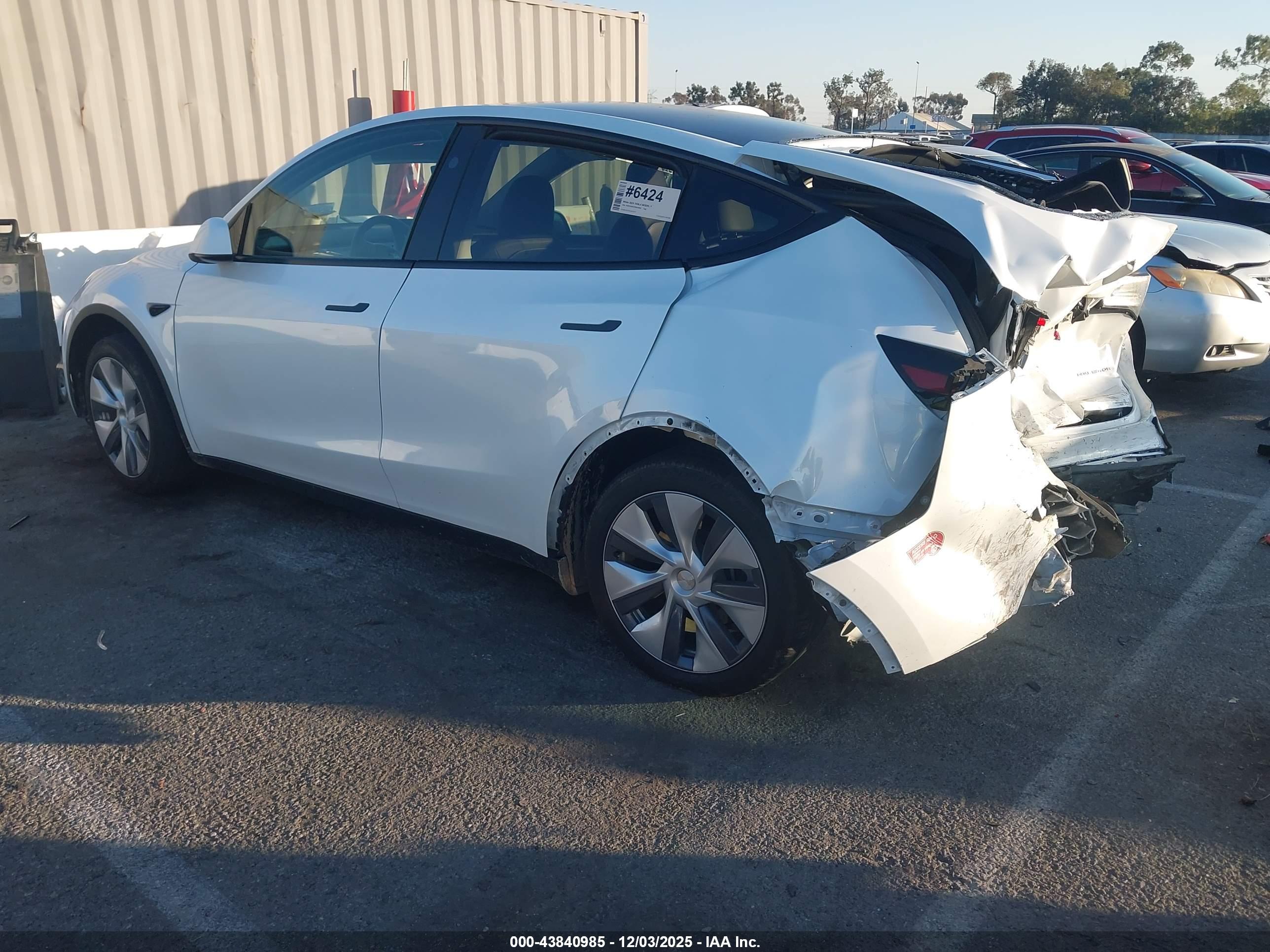 TESLA MODEL image 3