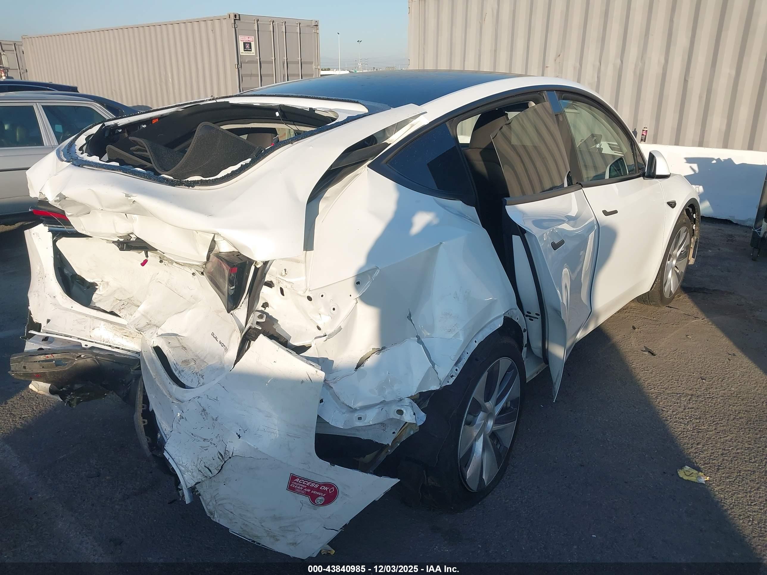 TESLA MODEL image 4
