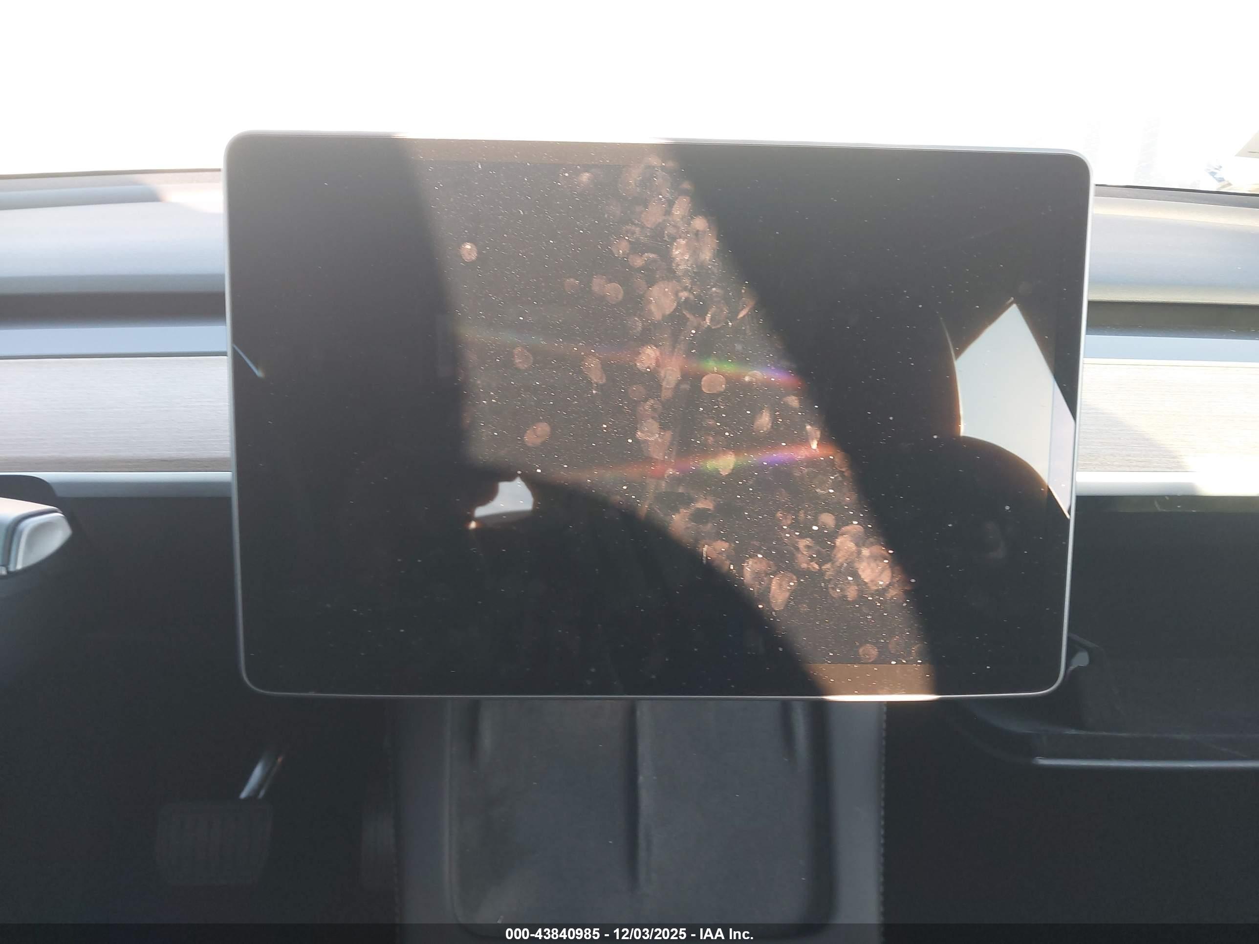 TESLA MODEL image 7