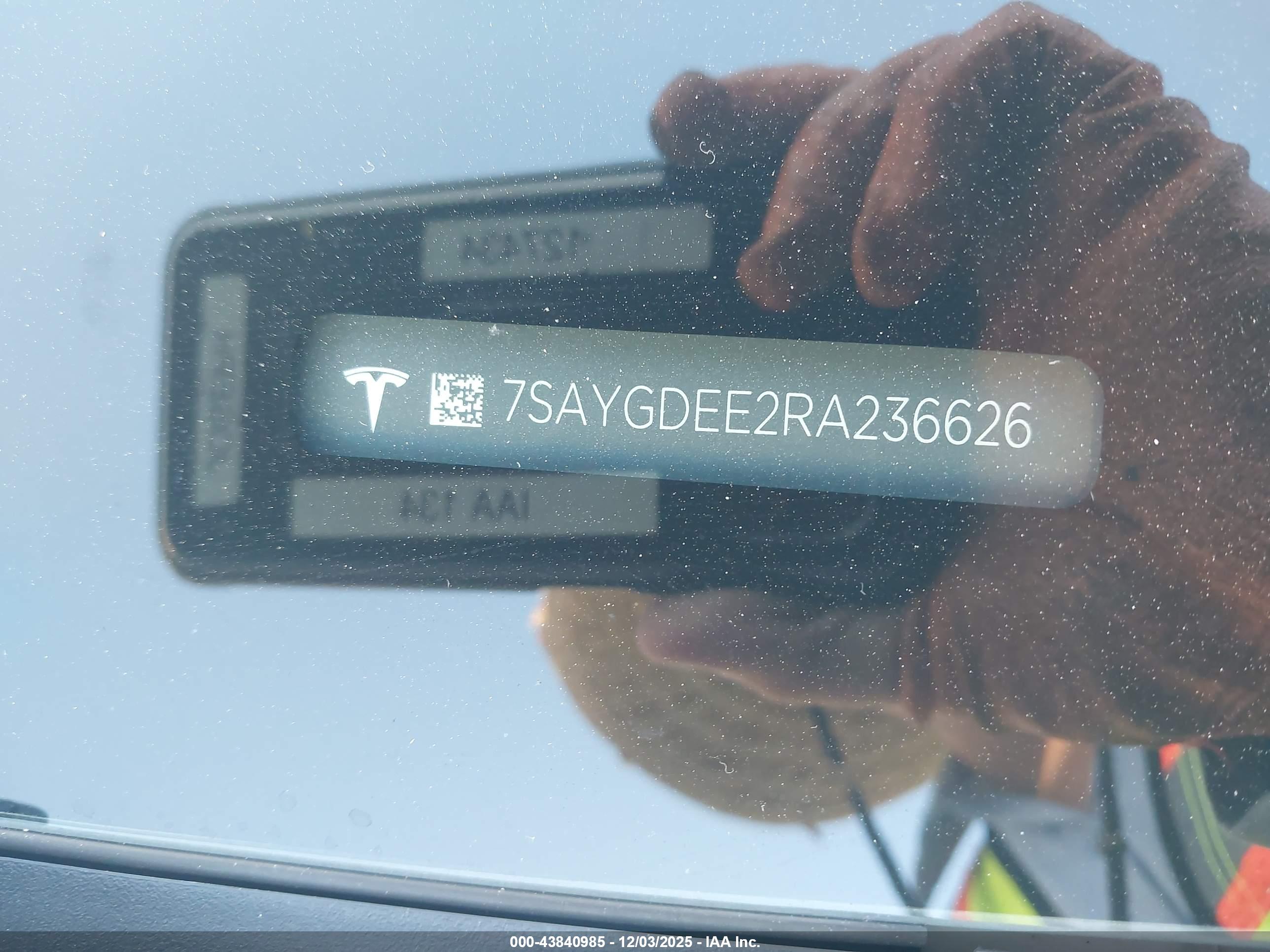 TESLA MODEL image 9