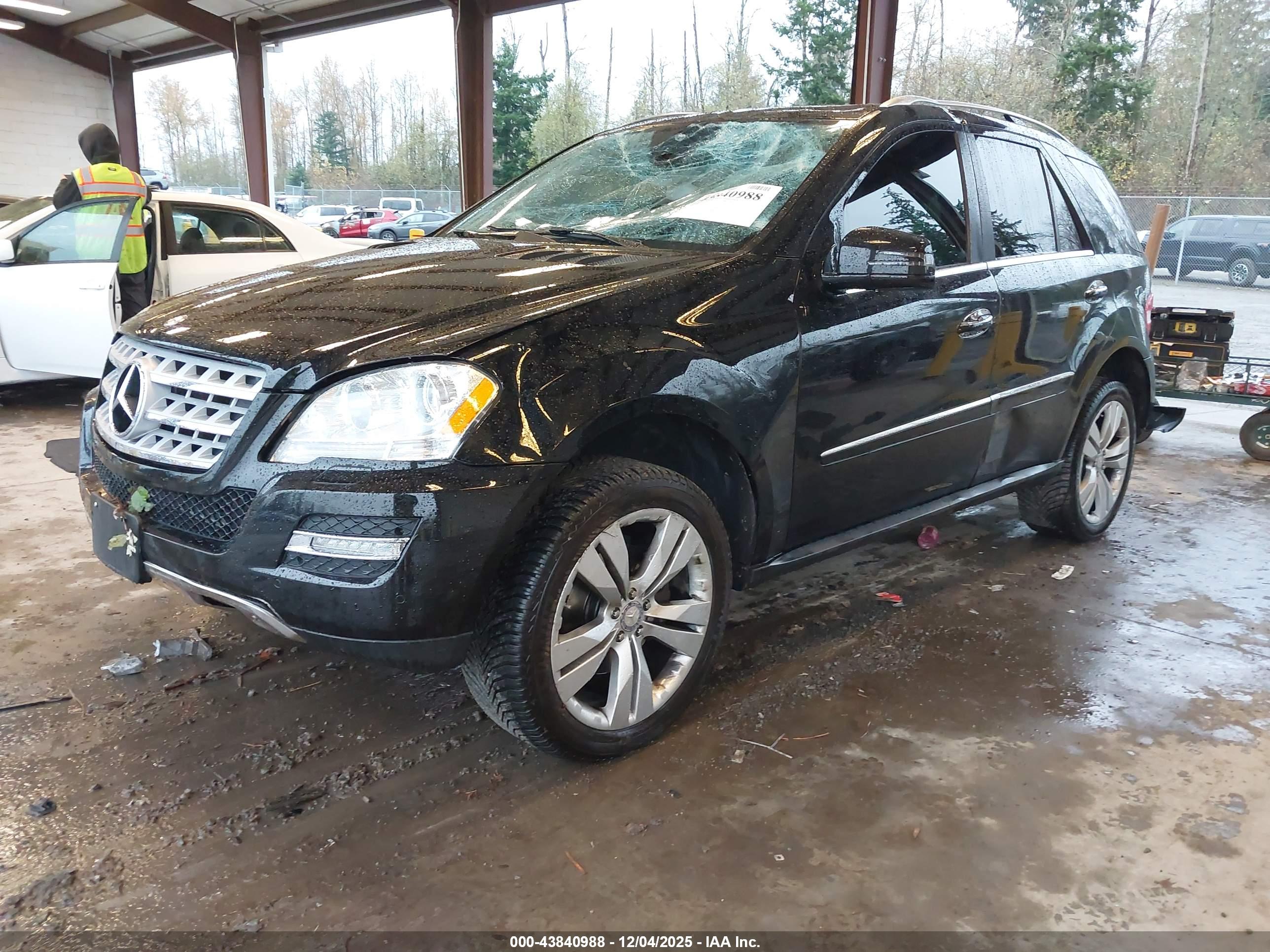 MERCEDES-BENZ ML image 2