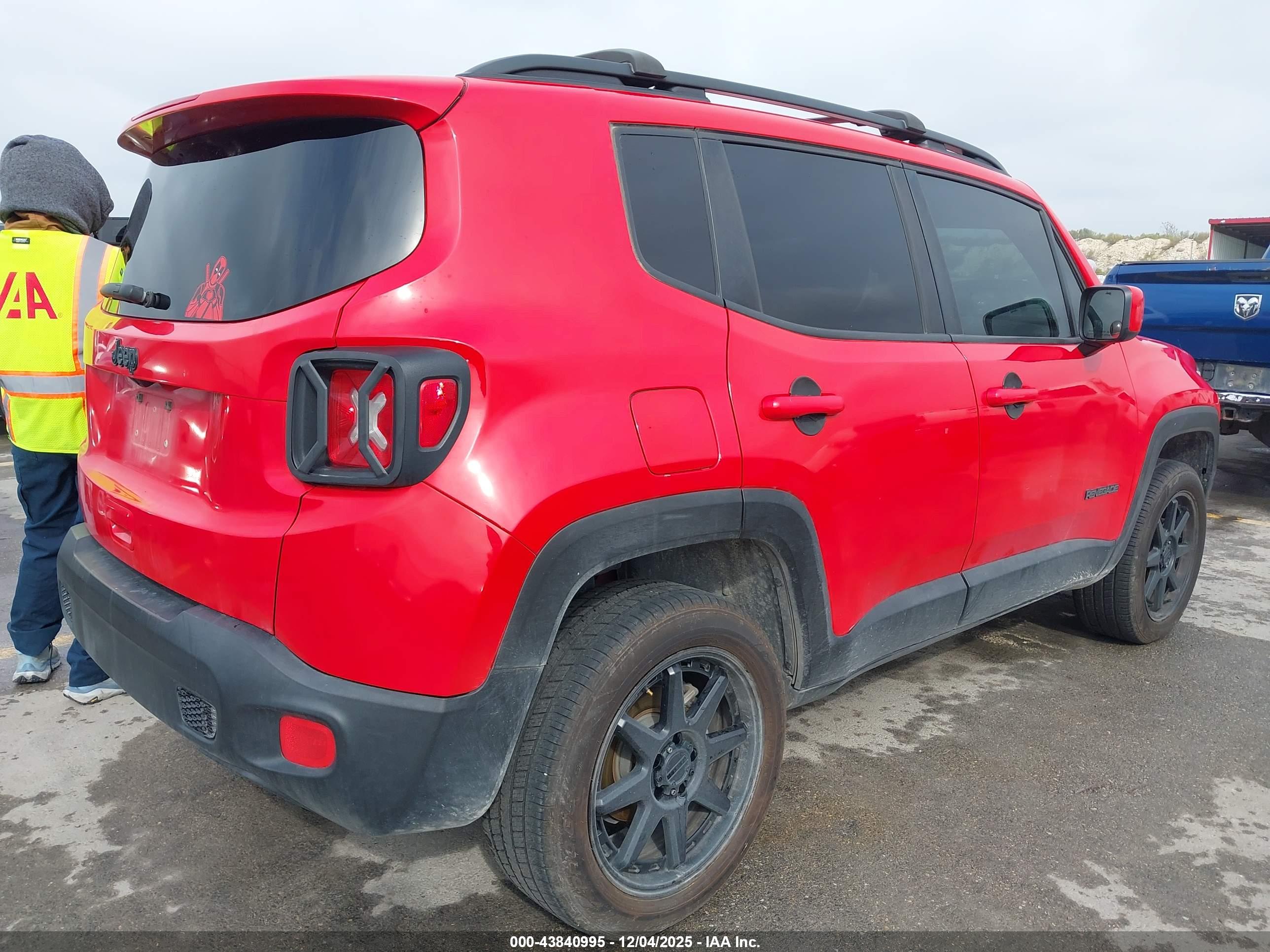 JEEP RENEGADE image 4