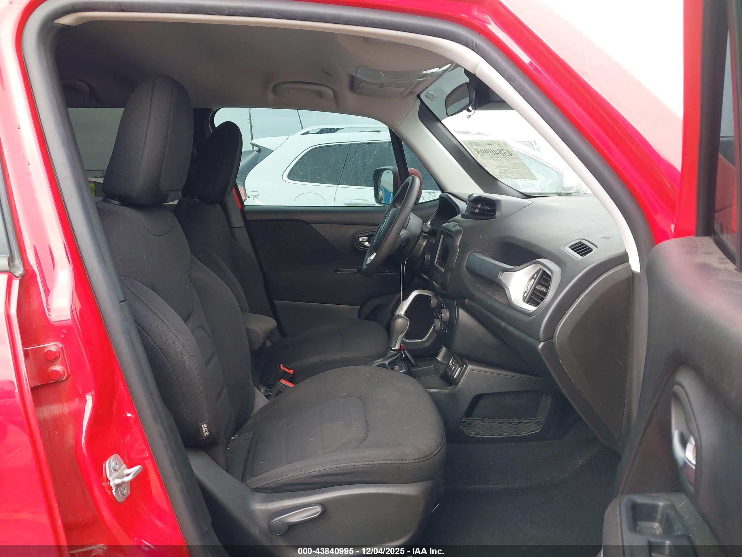 JEEP RENEGADE image 5
