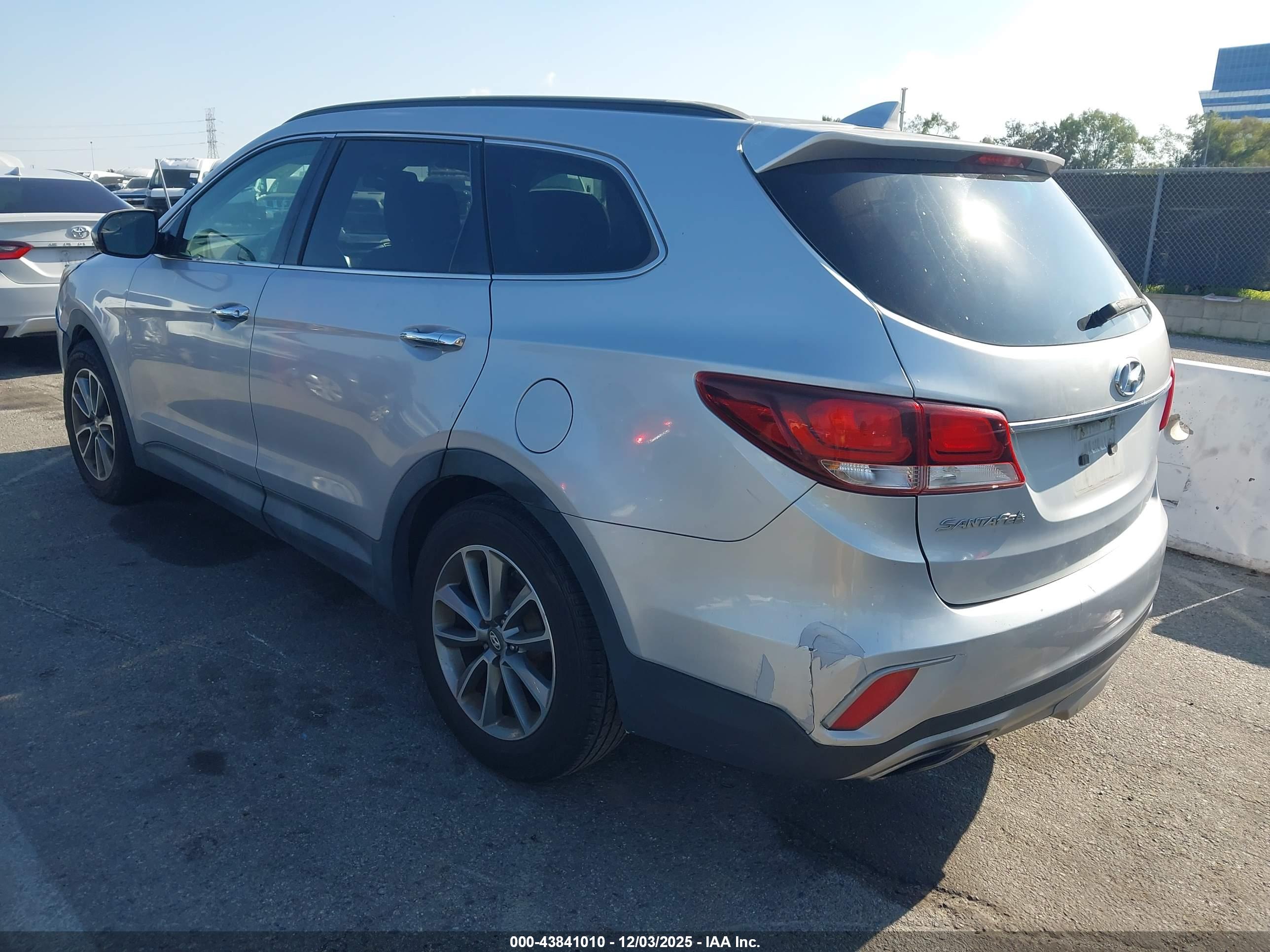 HYUNDAI SANTA image 3