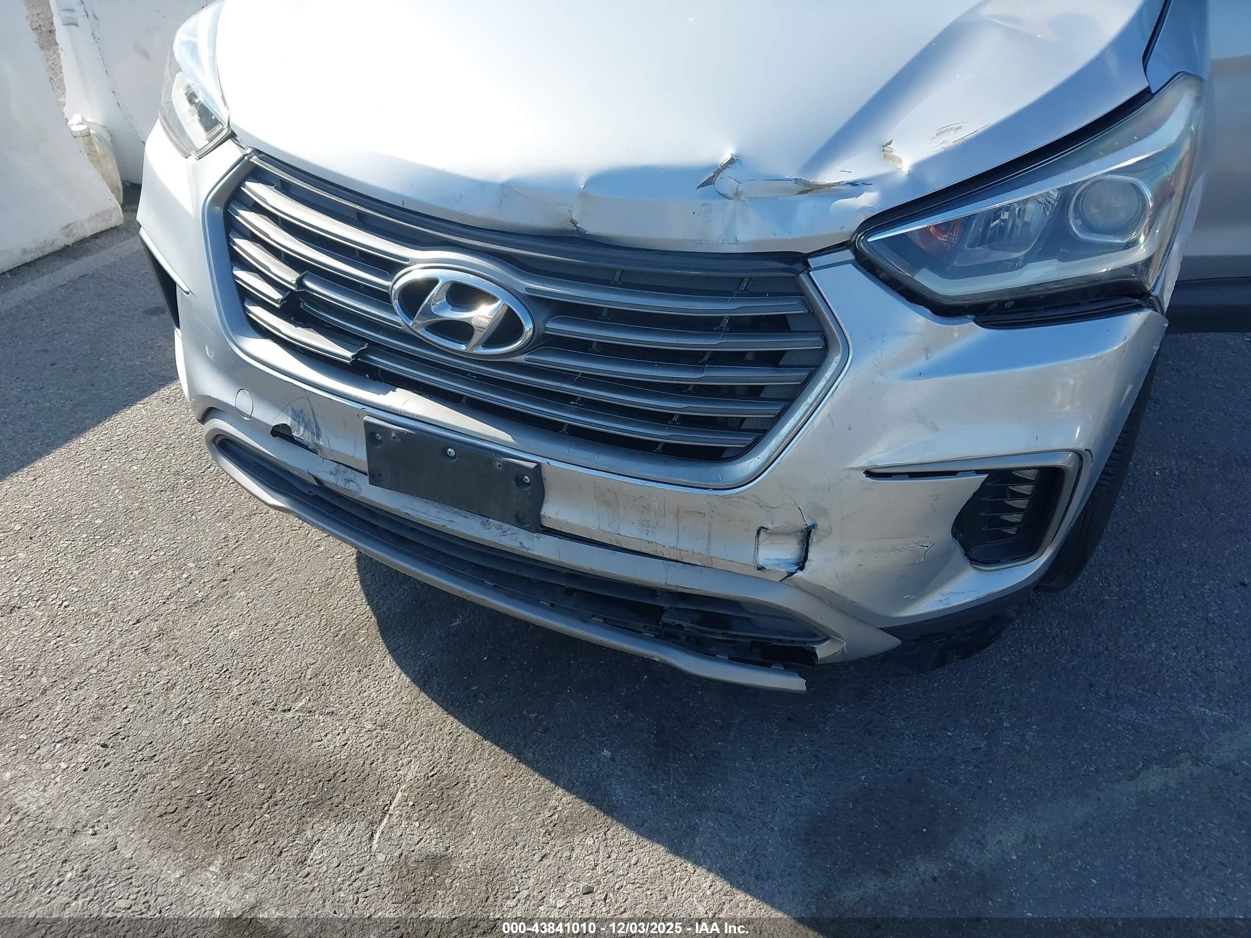 HYUNDAI SANTA image 6