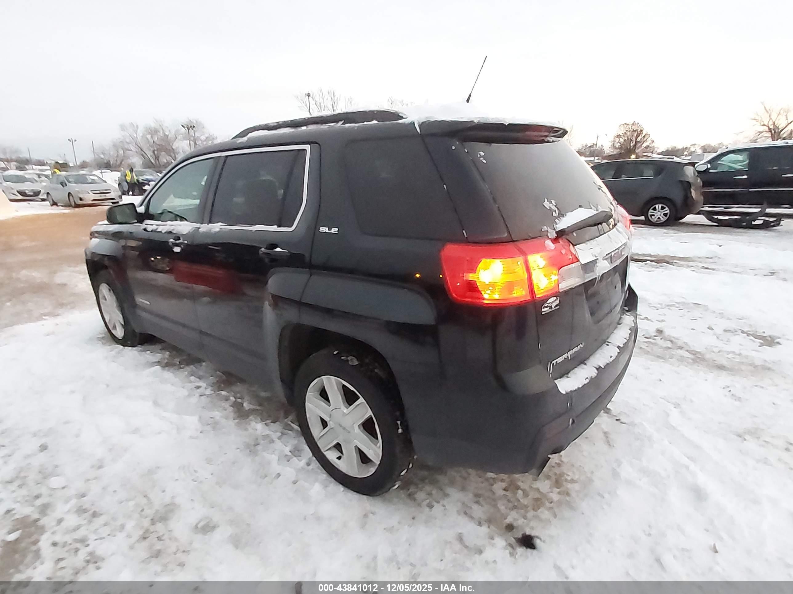 GMC TERRAIN image 3