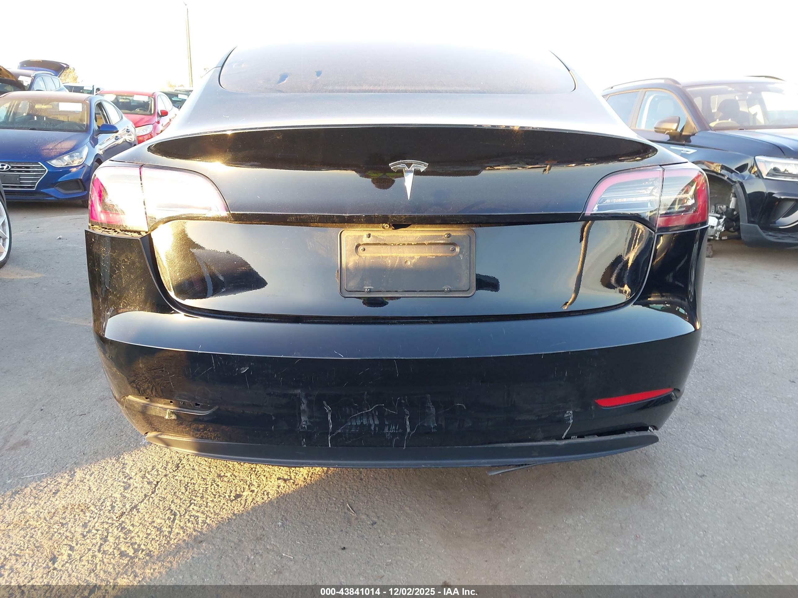 TESLA MODEL image 6