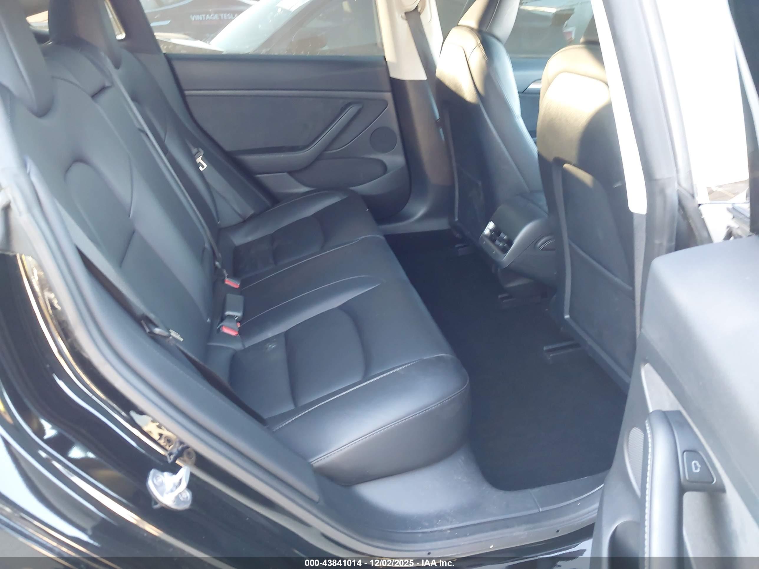 TESLA MODEL image 8
