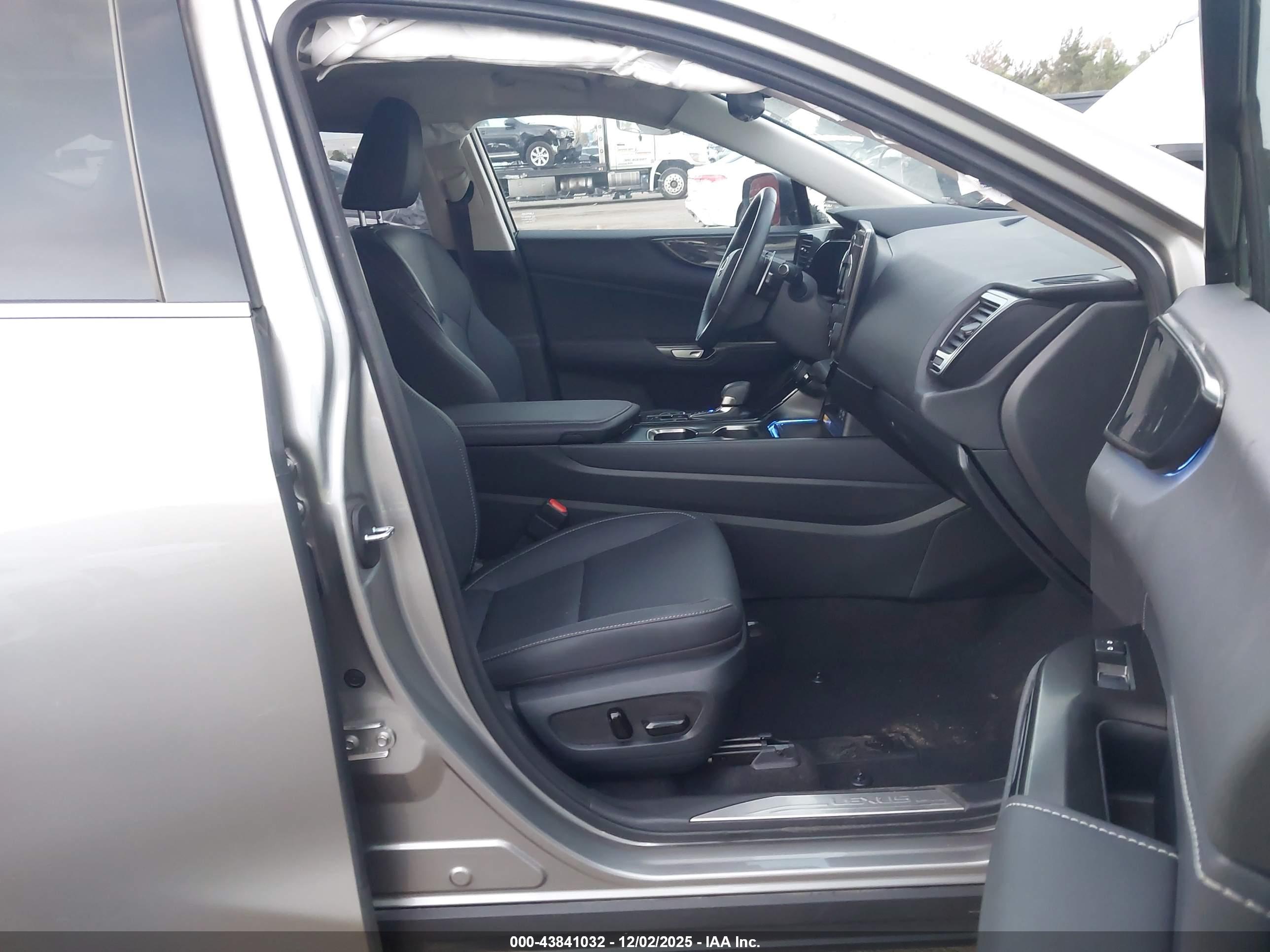 LEXUS NX image 5