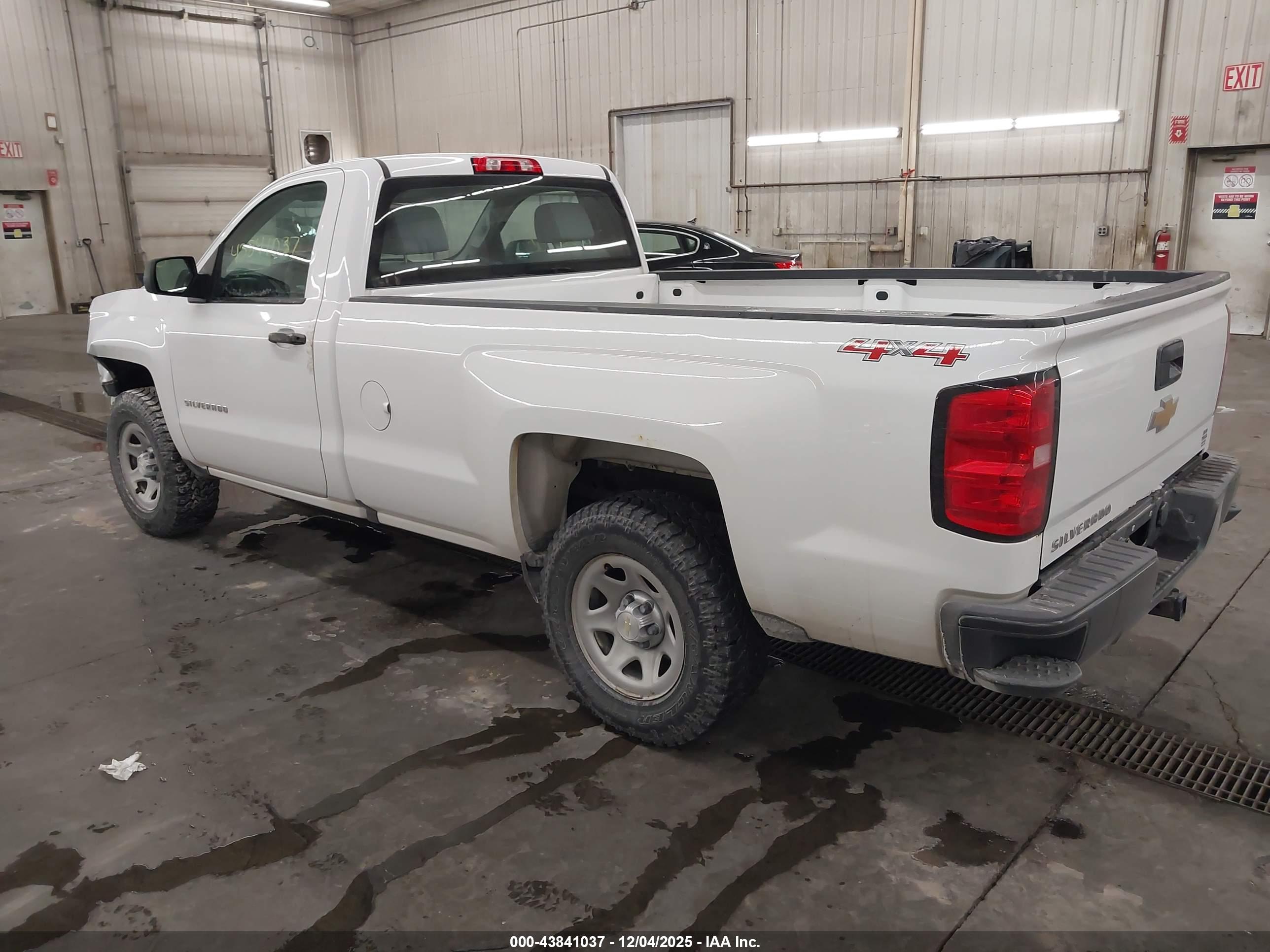 CHEVROLET SILVERADO image 3