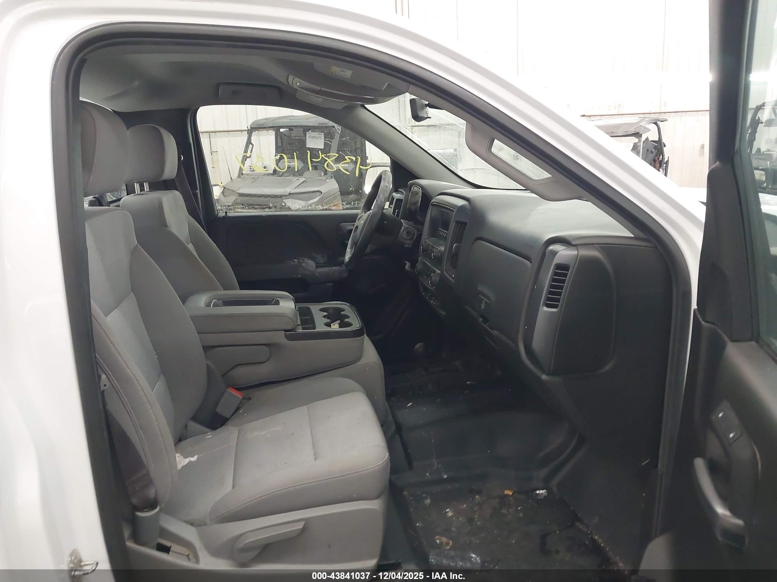 CHEVROLET SILVERADO image 5