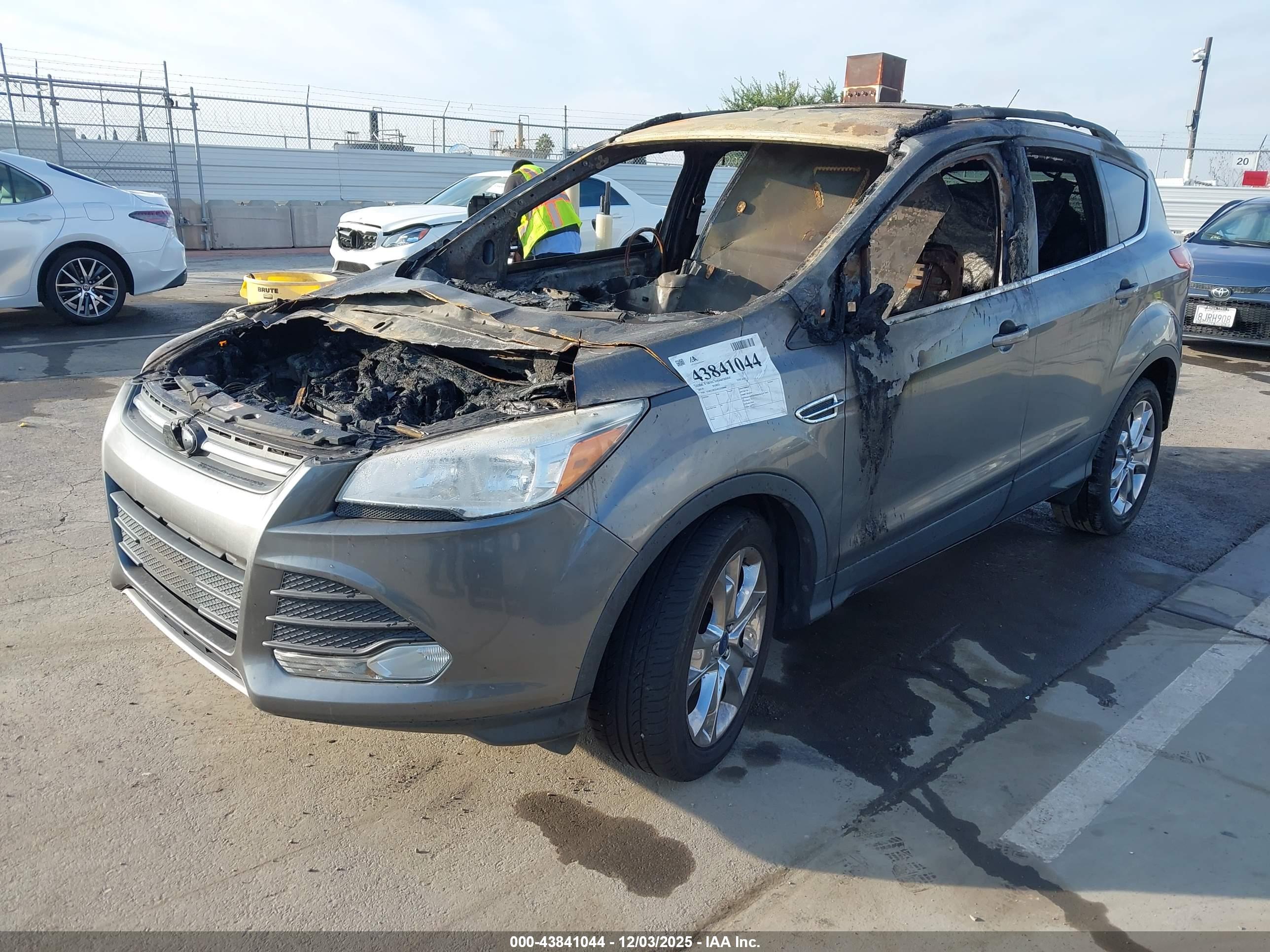 FORD ESCAPE image 2