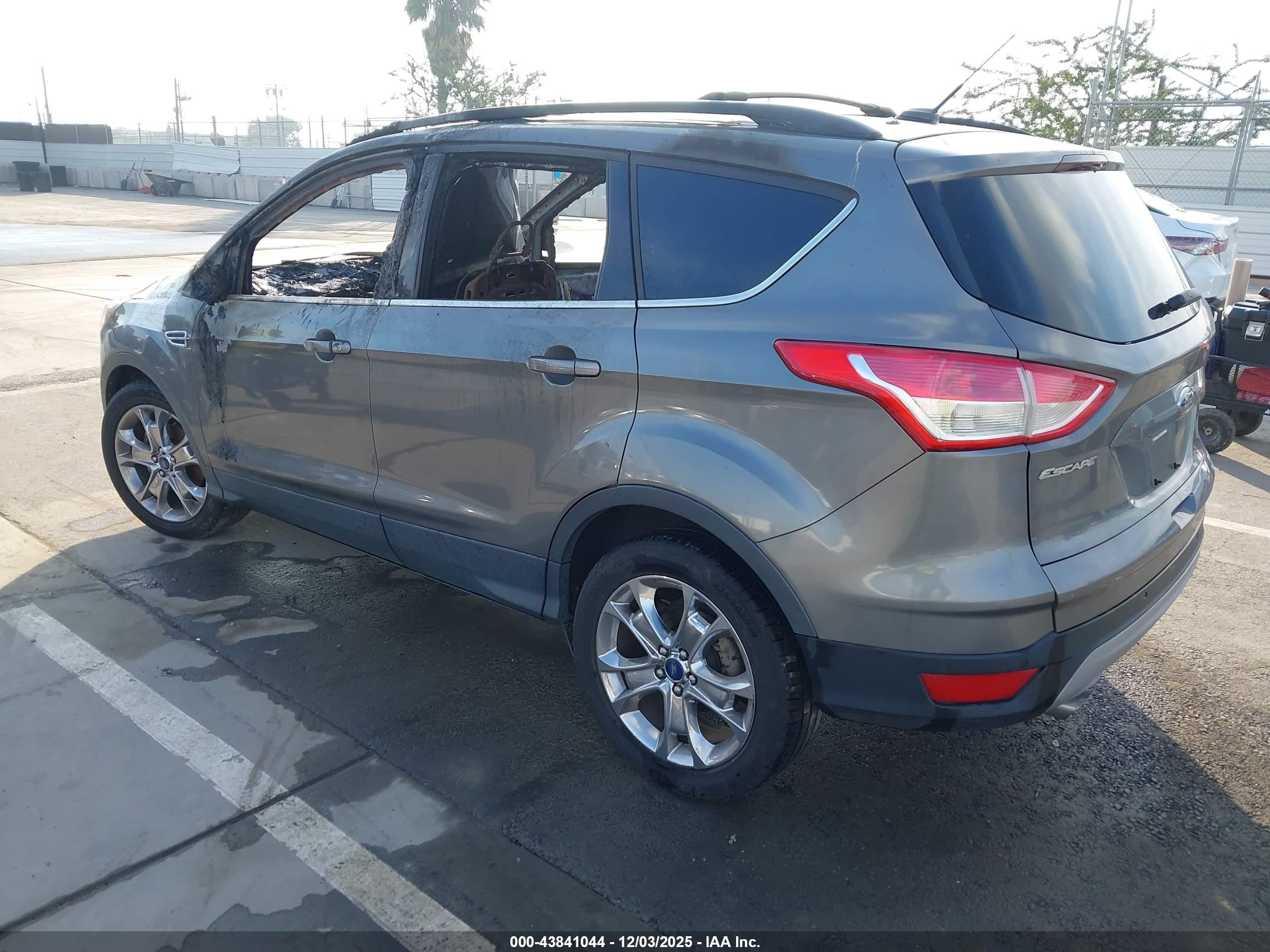 FORD ESCAPE image 3