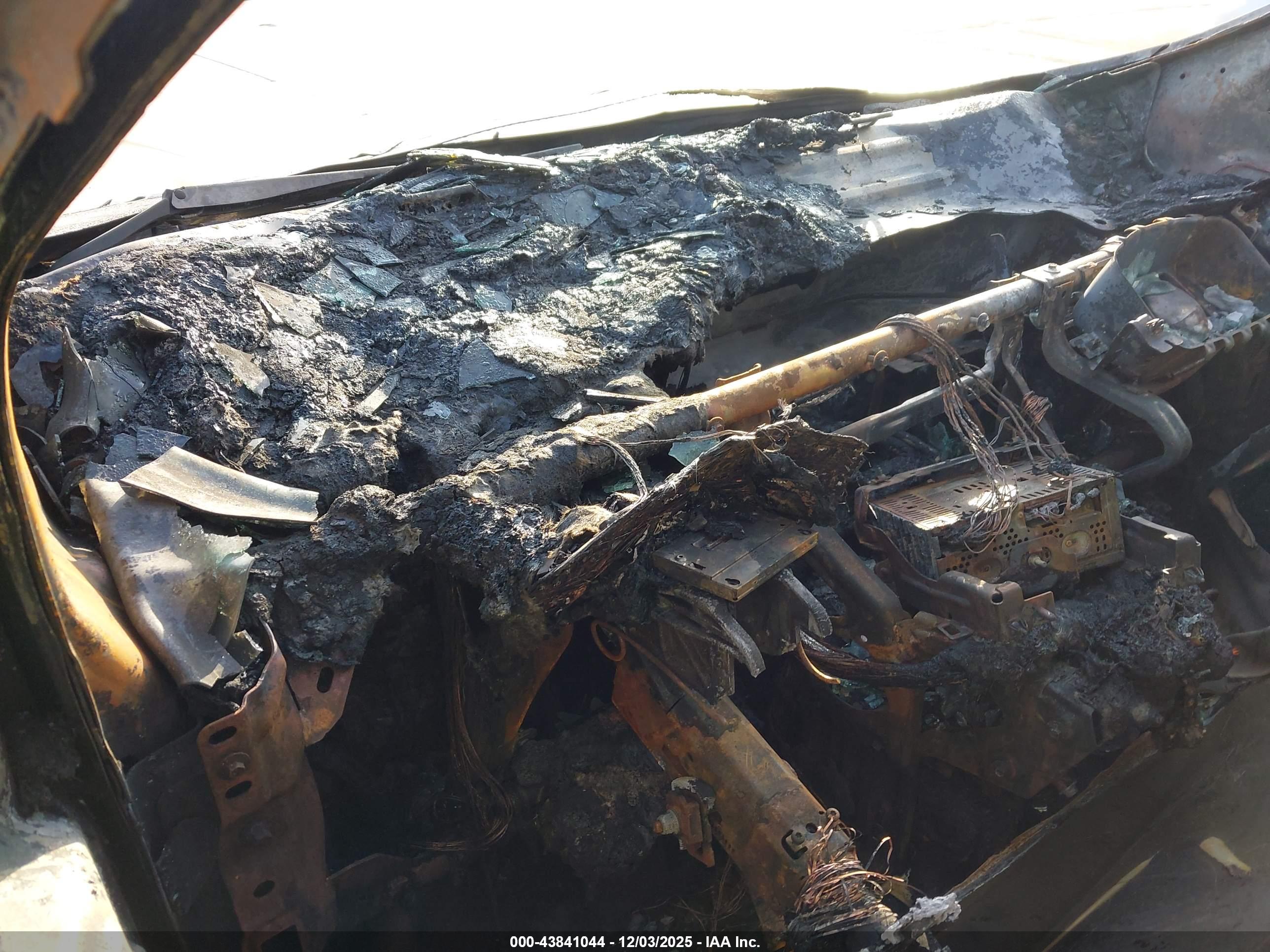 FORD ESCAPE image 7