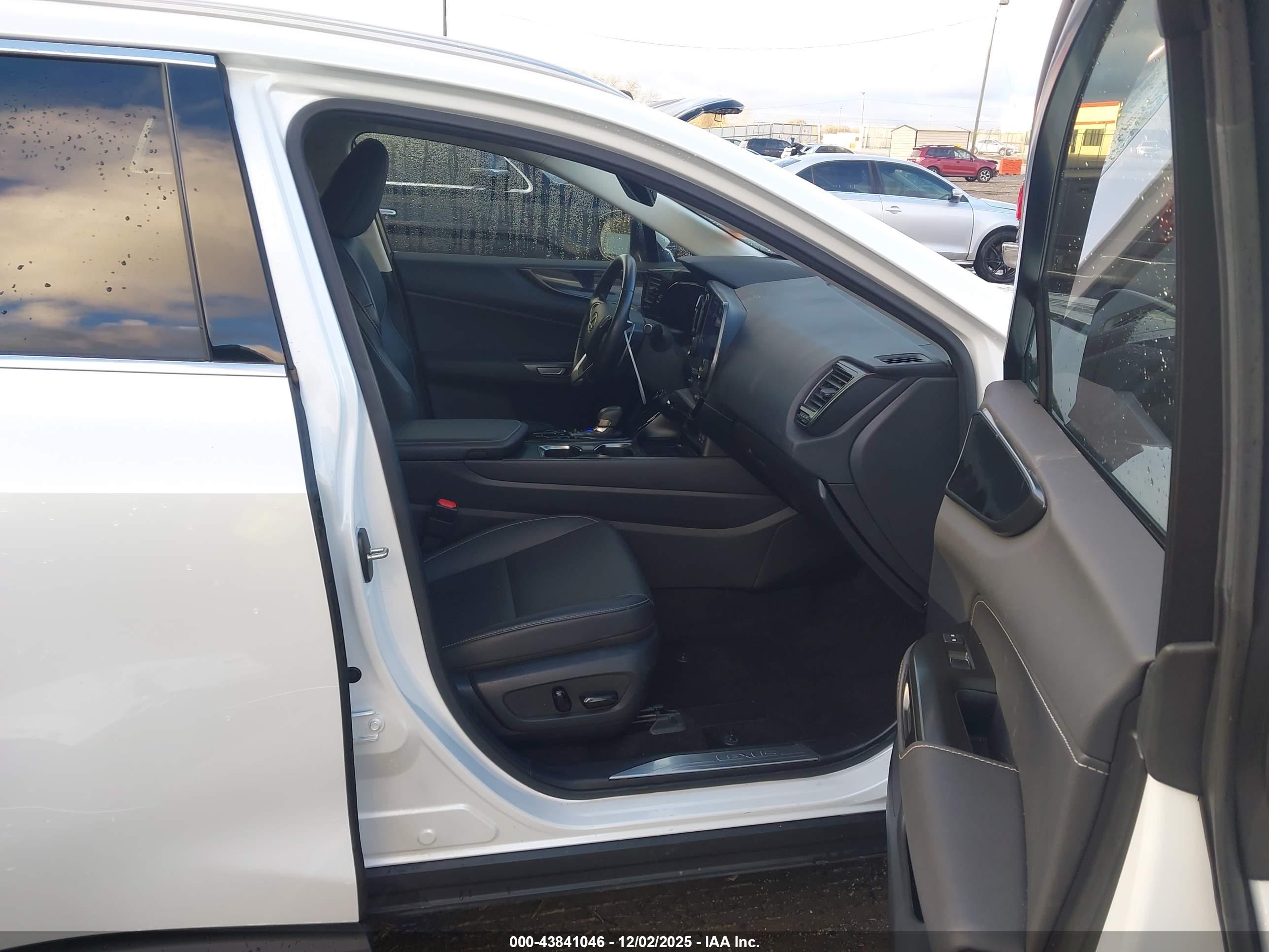 LEXUS NX image 5