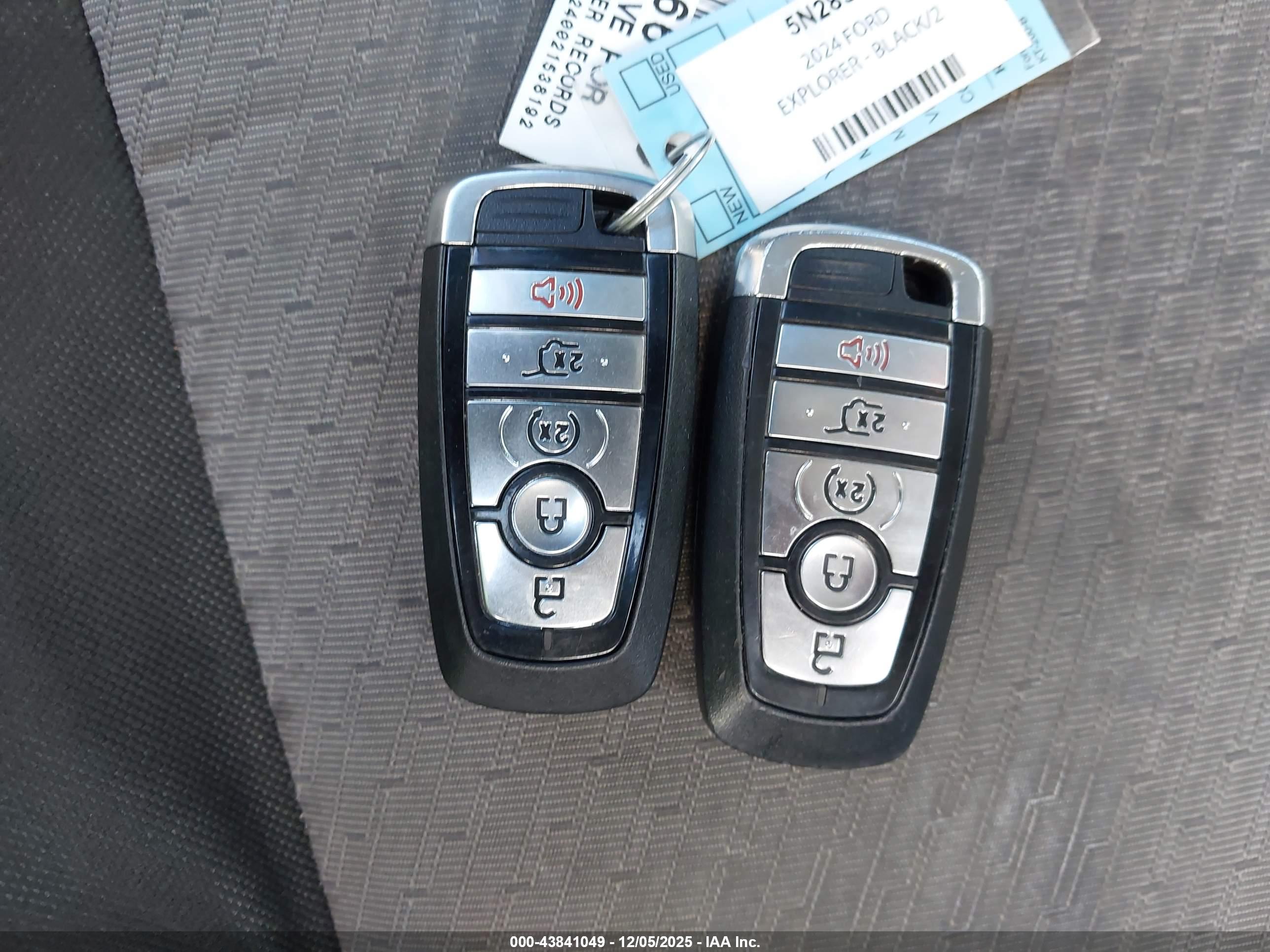 FORD EXPLORER image 11