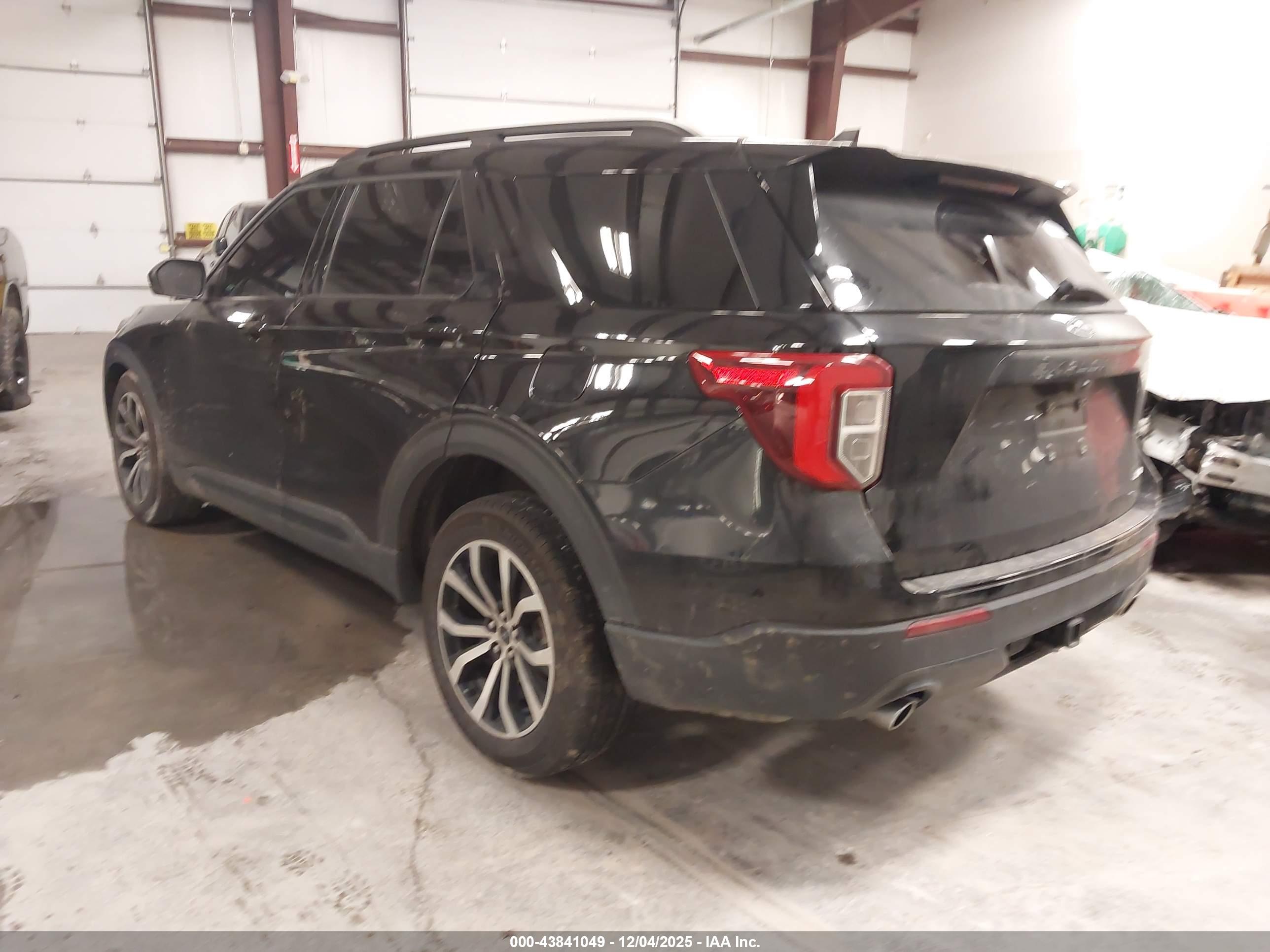 FORD EXPLORER image 3