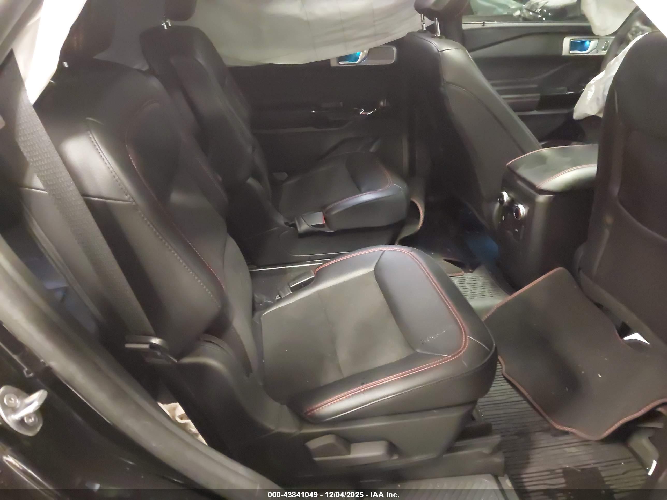 FORD EXPLORER image 8