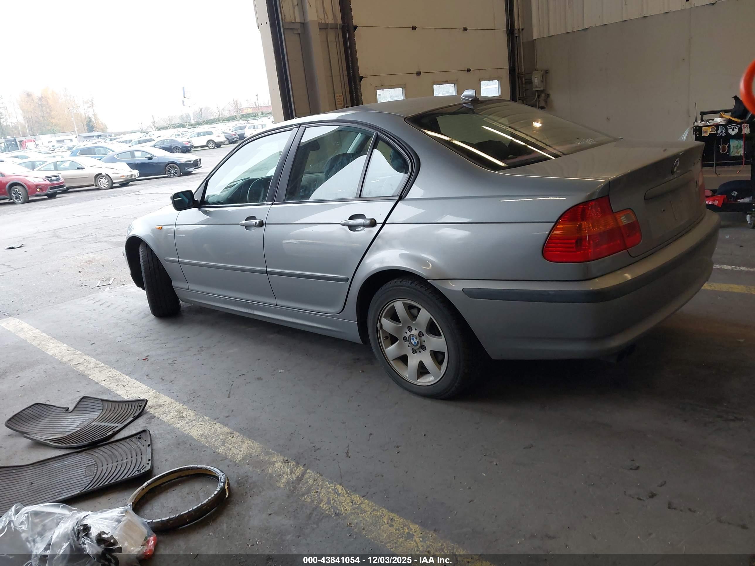 BMW 325XI image 3