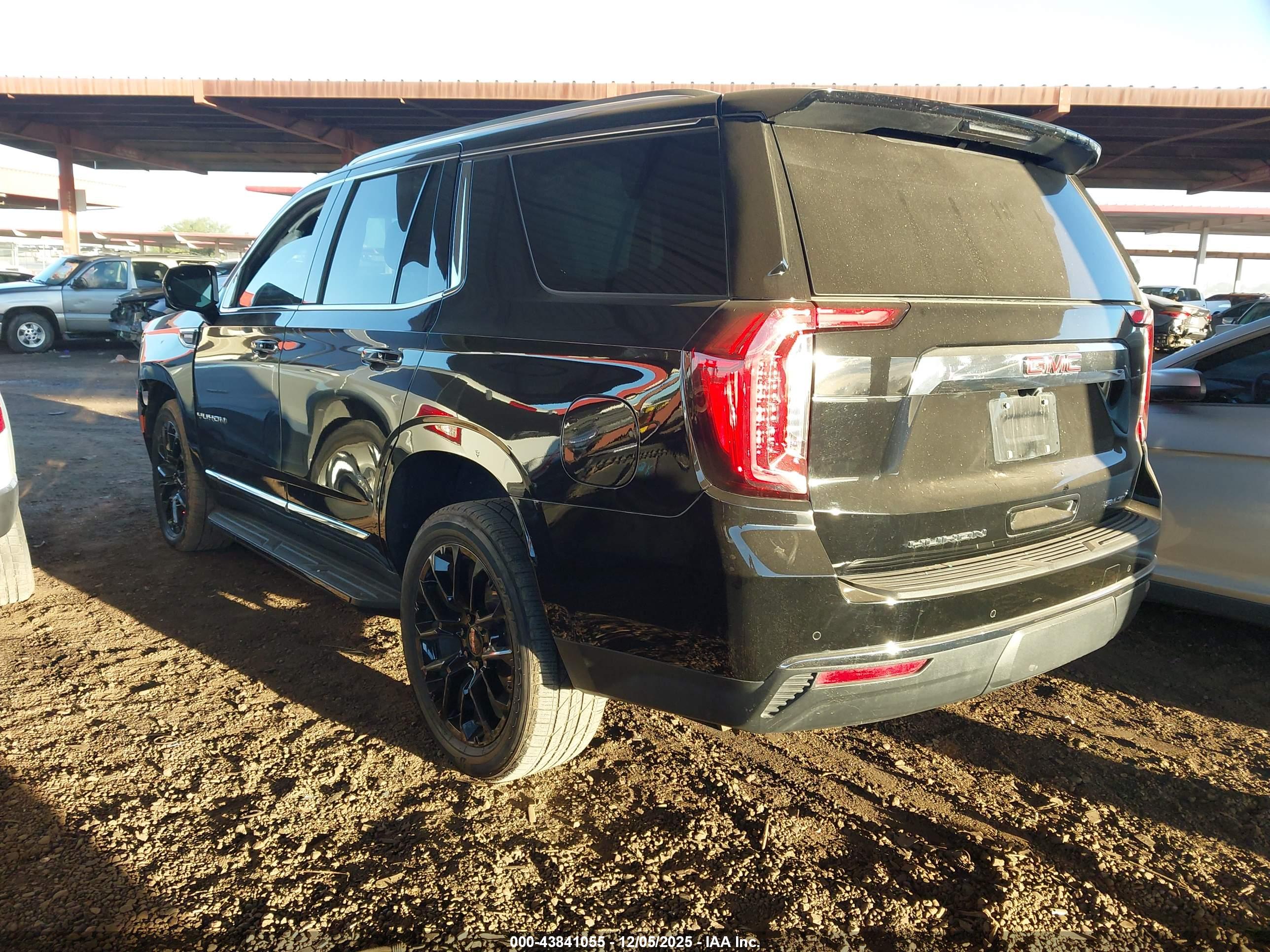 GMC YUKON image 3
