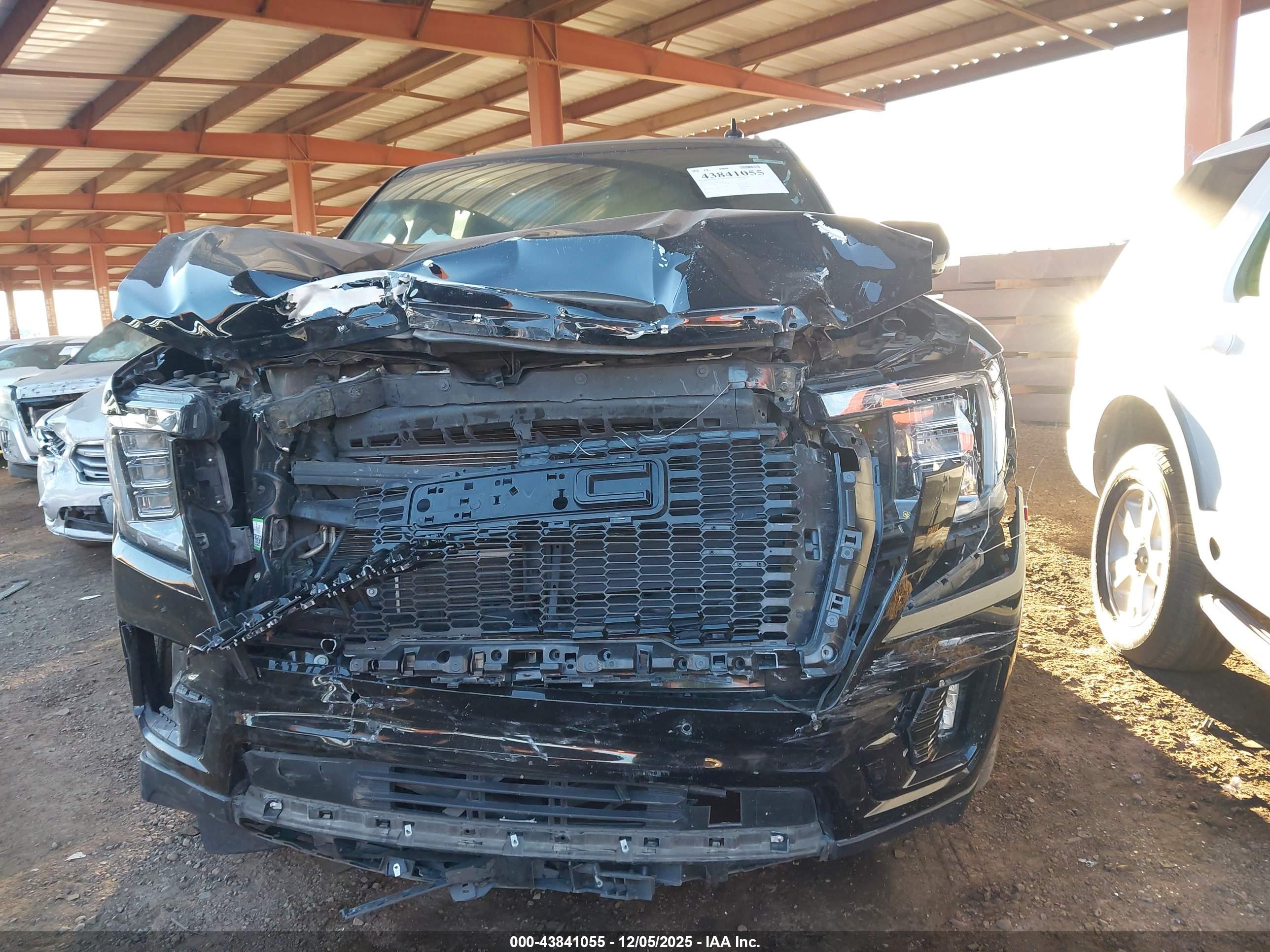 GMC YUKON image 6