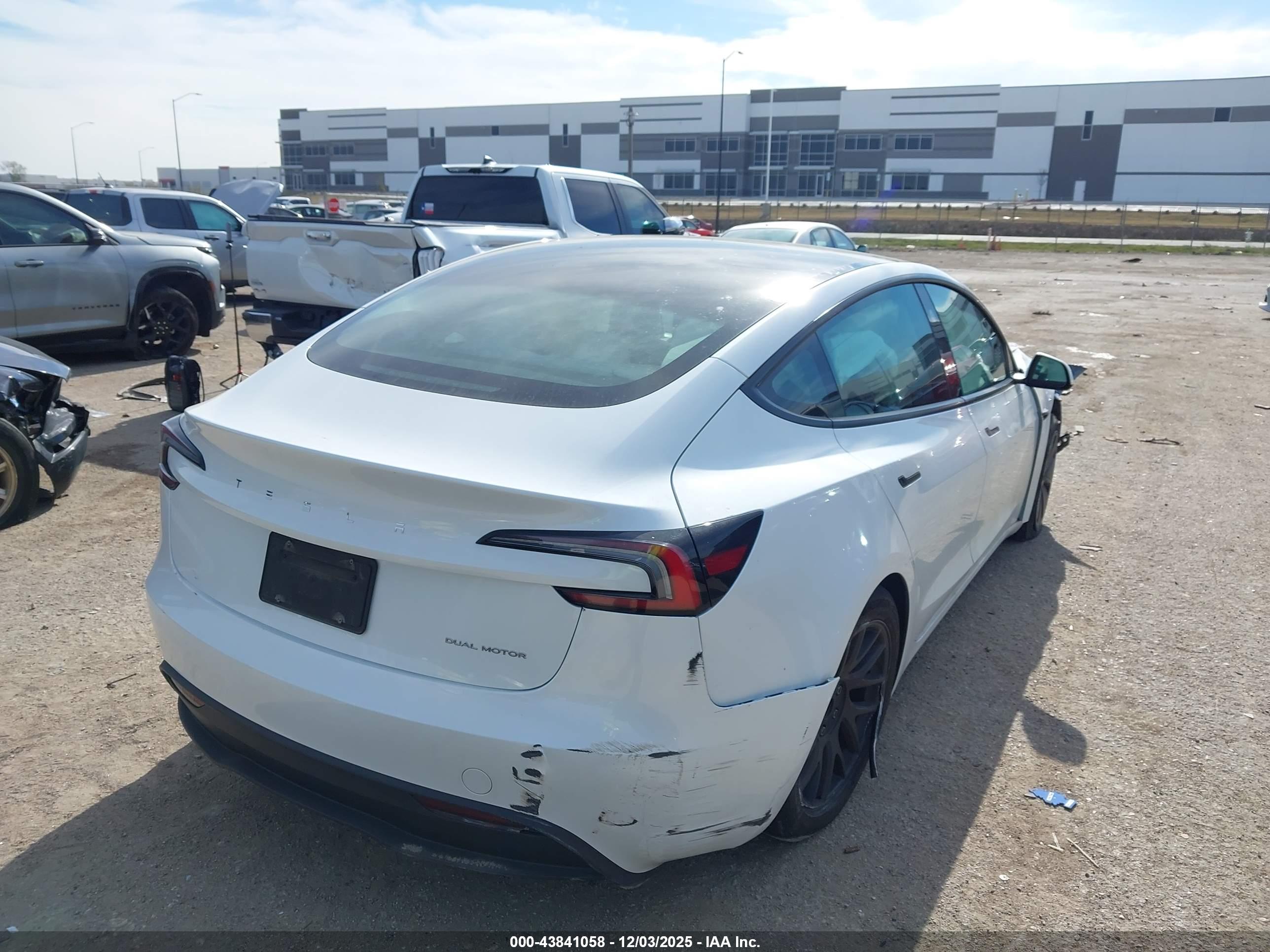 TESLA MODEL image 4