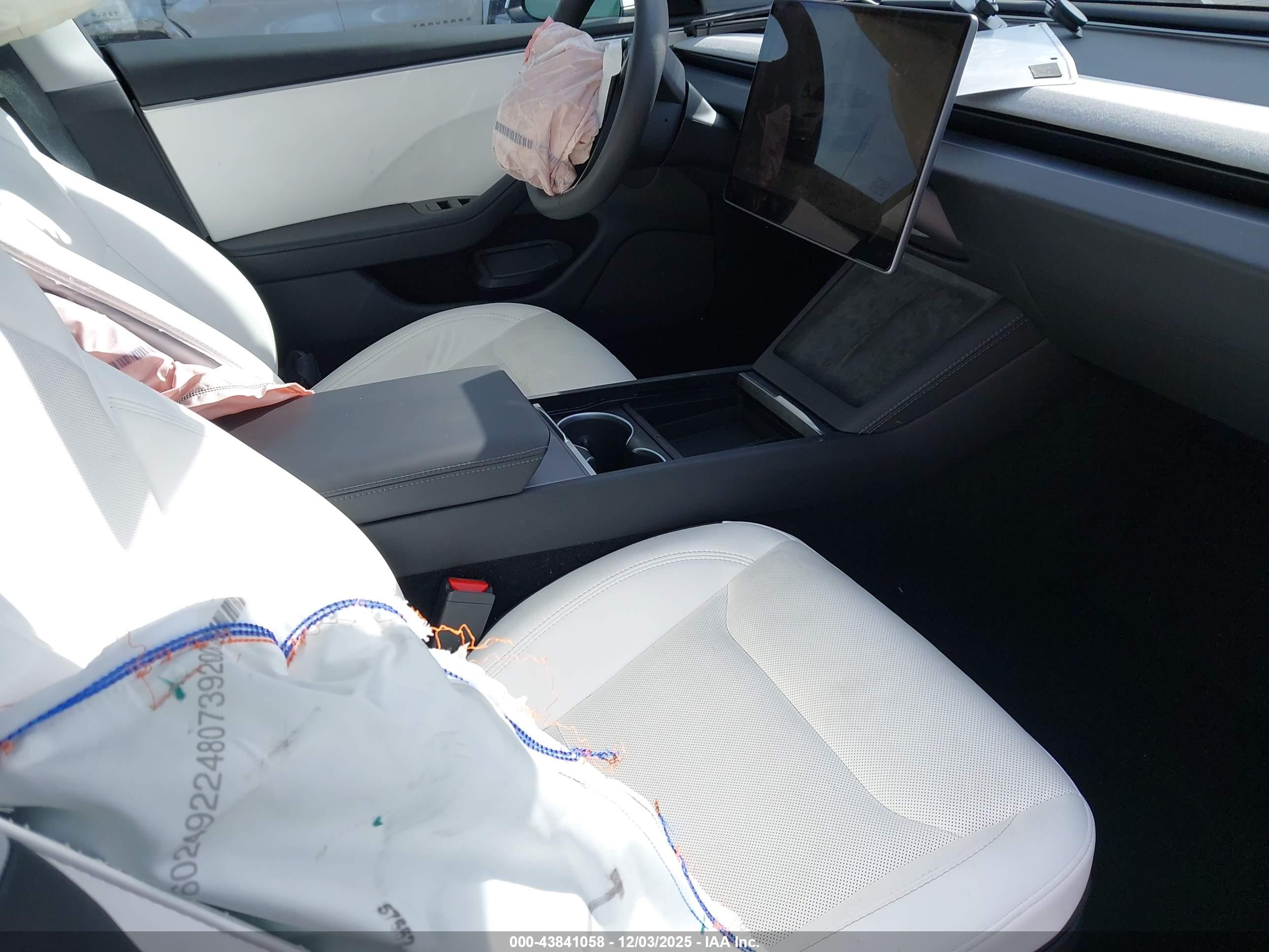 TESLA MODEL image 5