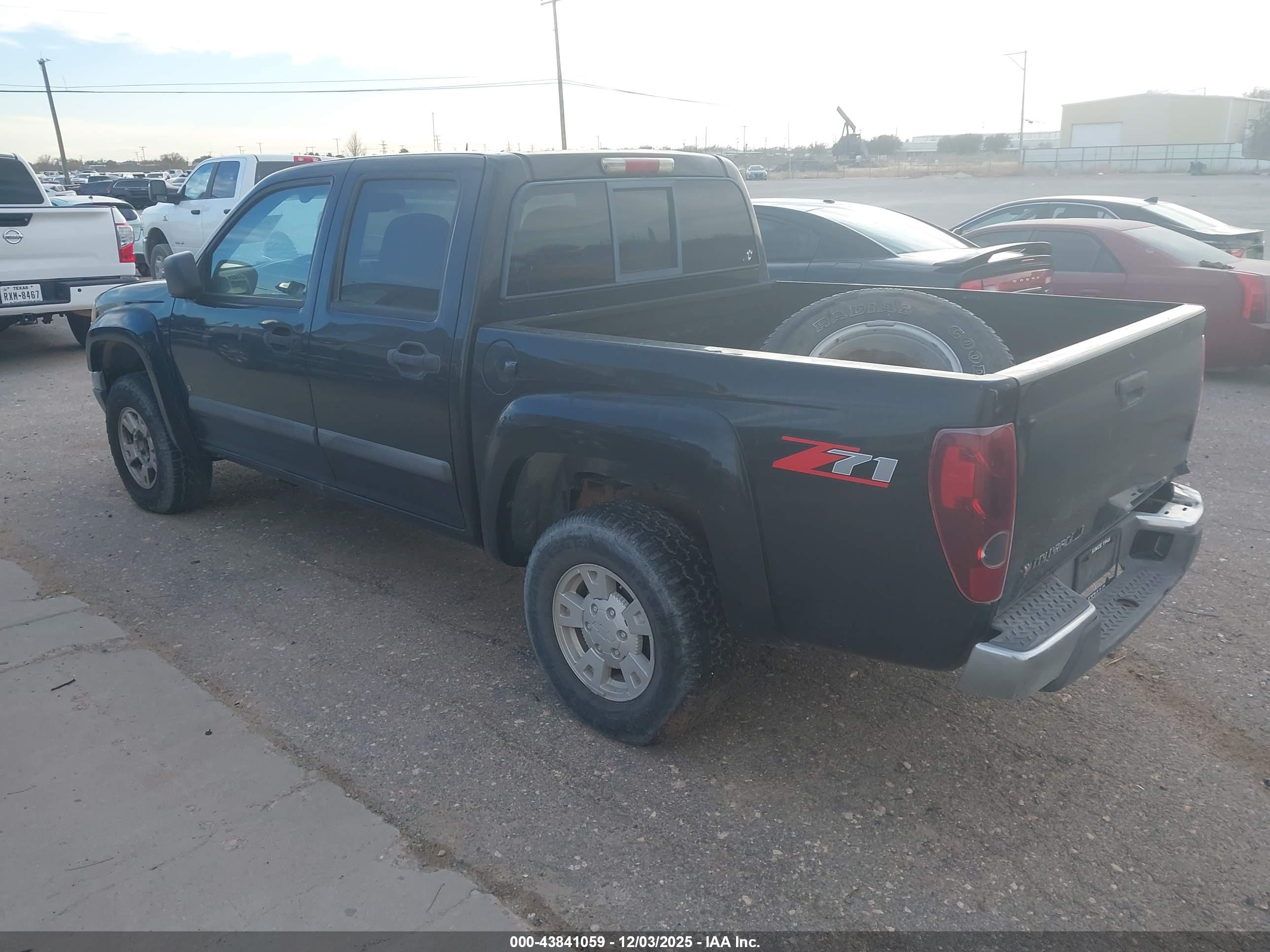 CHEVROLET COLORADO image 3