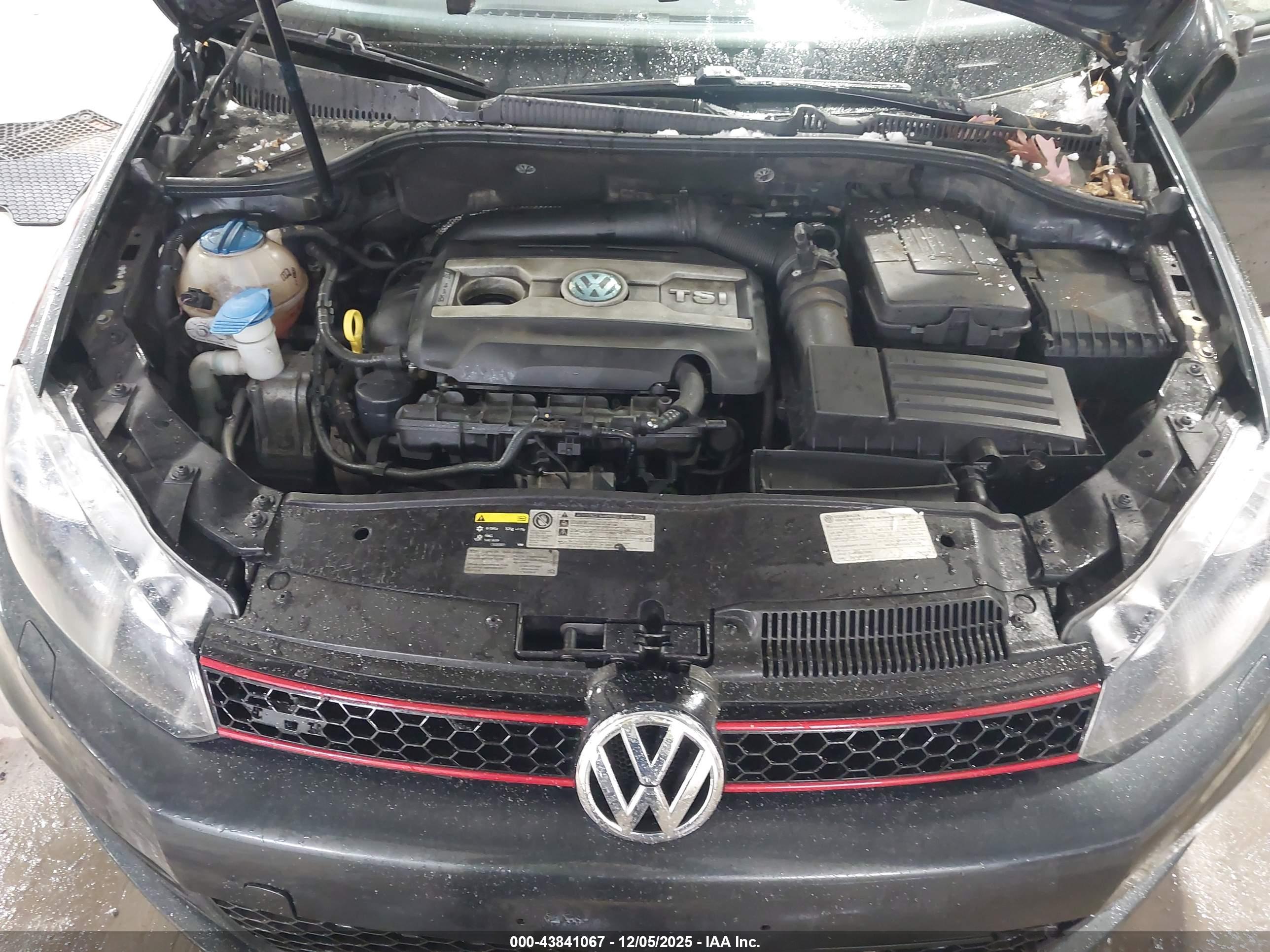 VOLKSWAGEN GTI image 10