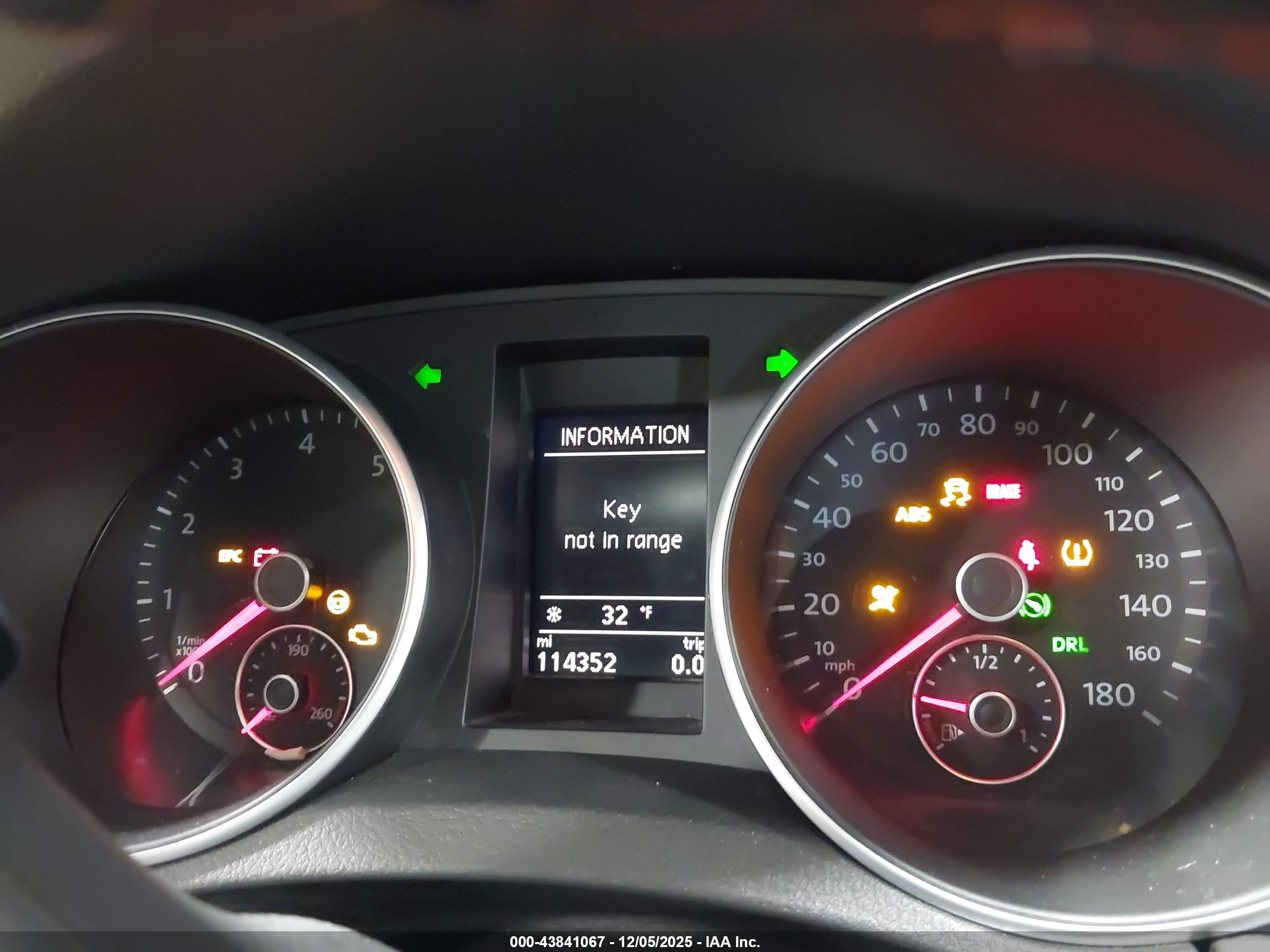 VOLKSWAGEN GTI image 7