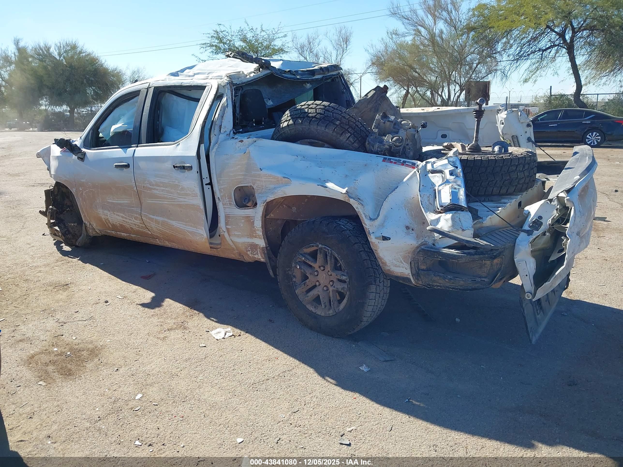 CHEVROLET SILVERADO image 3
