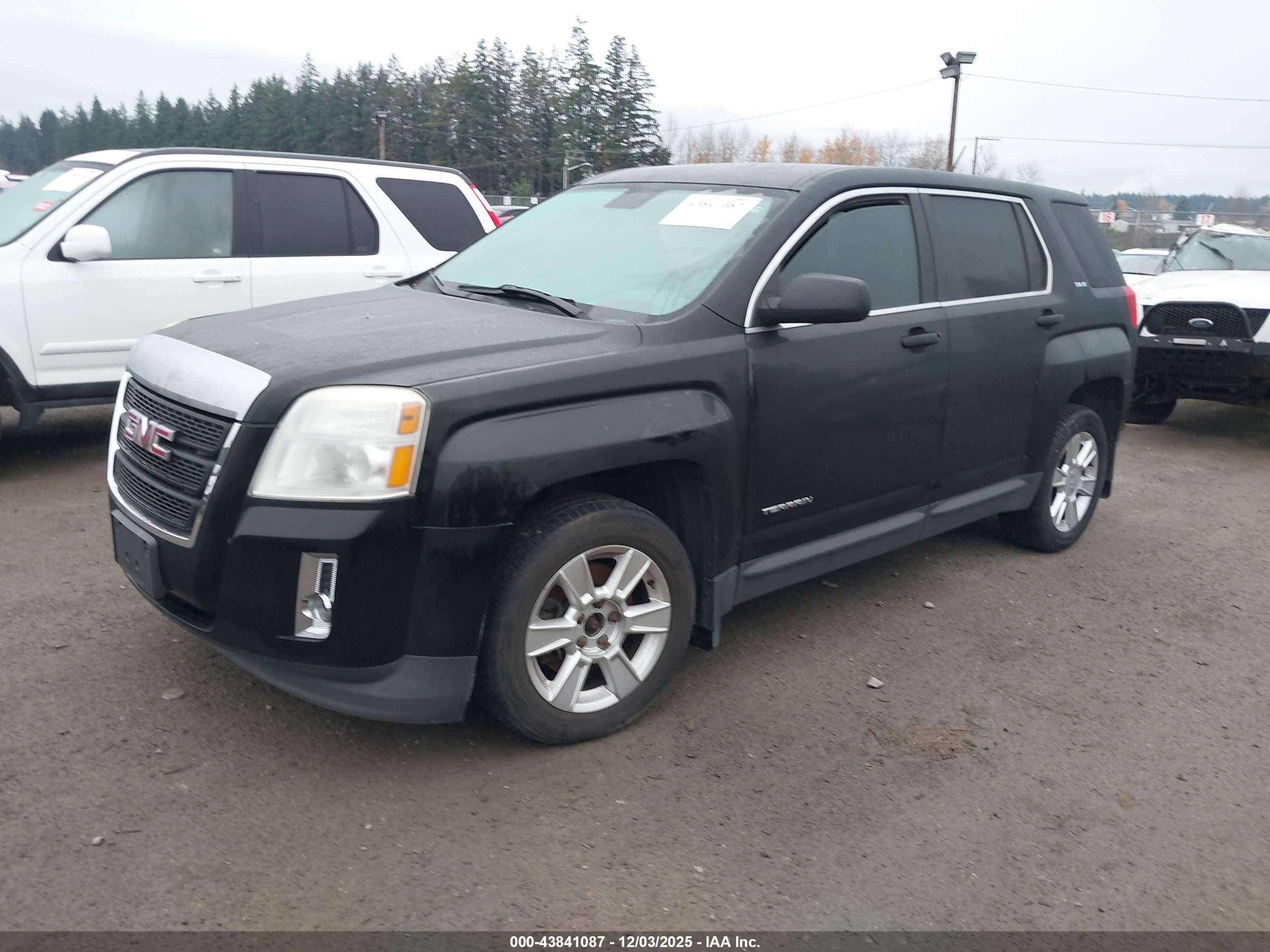 GMC TERRAIN image 2