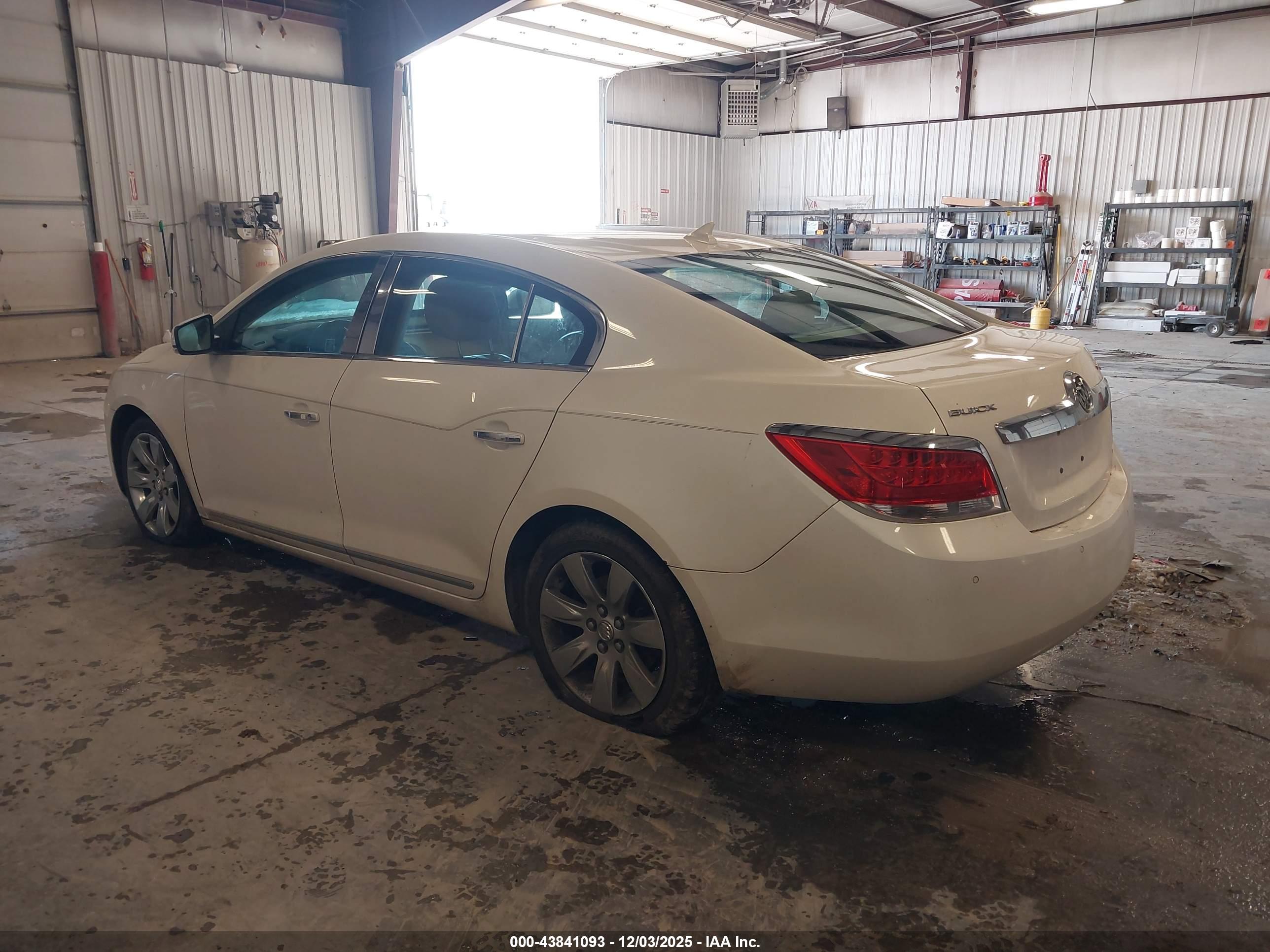 BUICK LACROSSE image 3