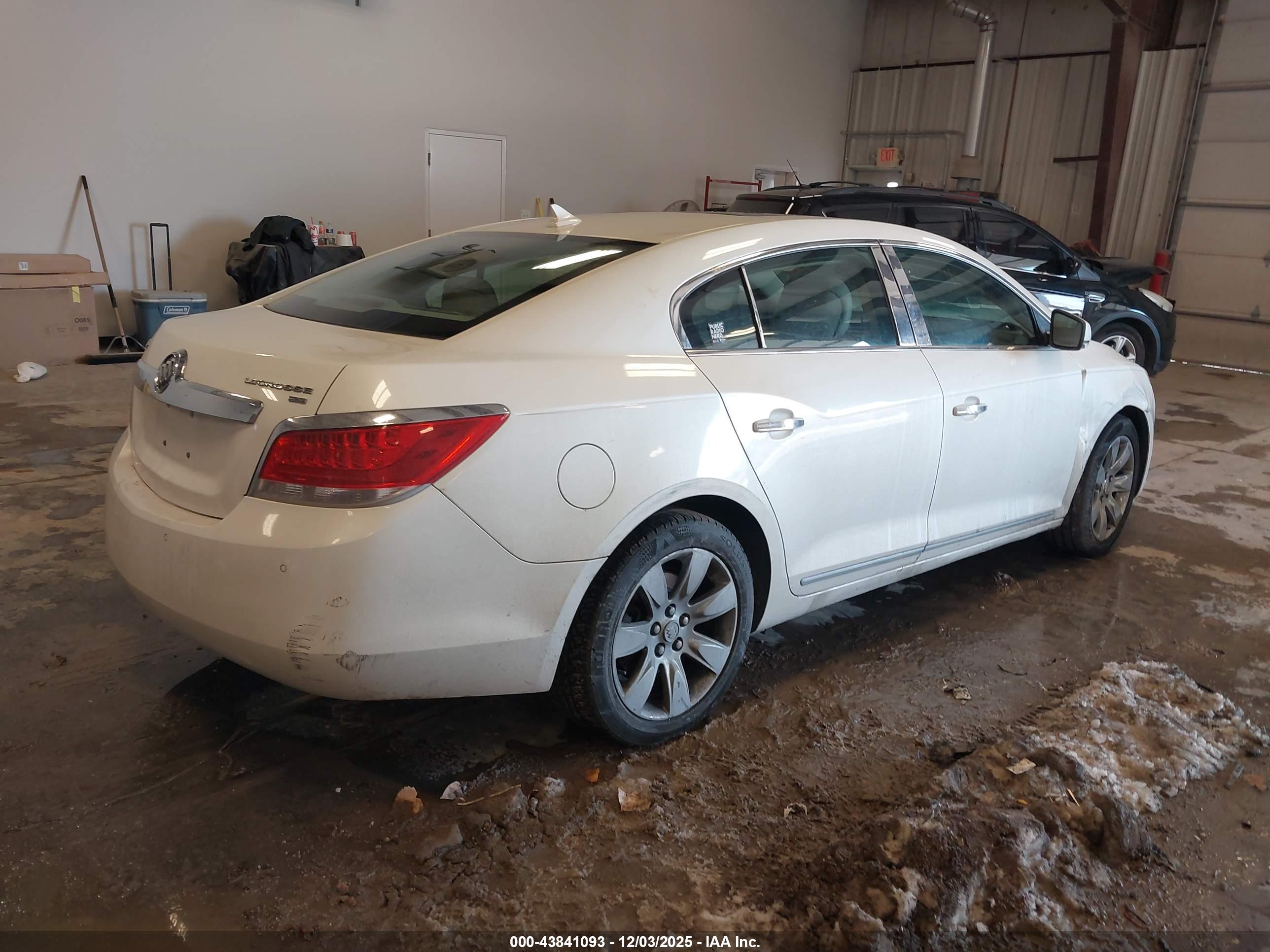 BUICK LACROSSE image 4