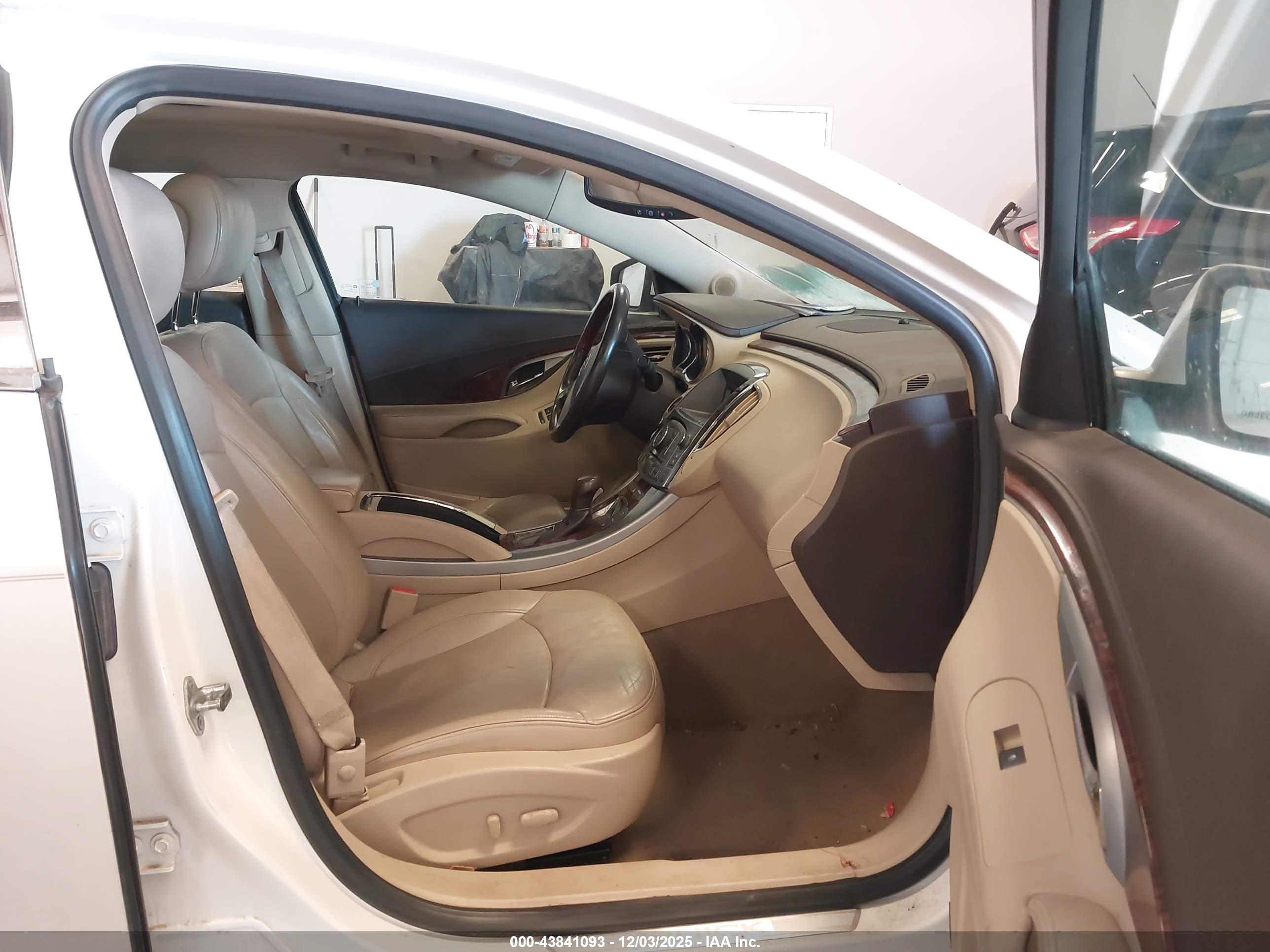 BUICK LACROSSE image 5