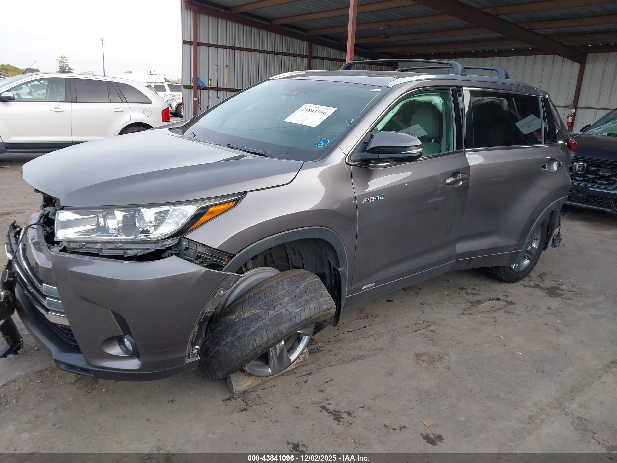 TOYOTA HIGHLANDER image 2