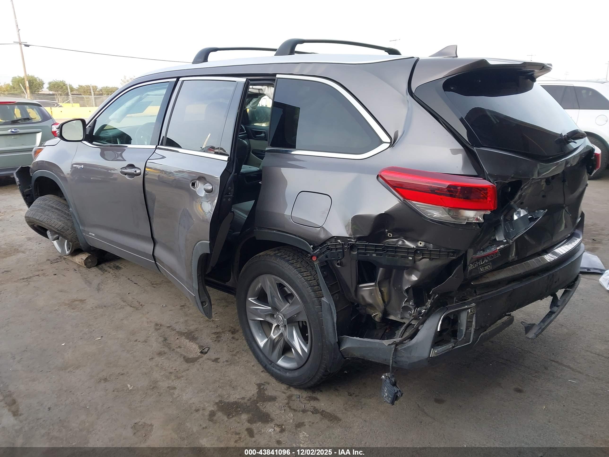 TOYOTA HIGHLANDER image 3