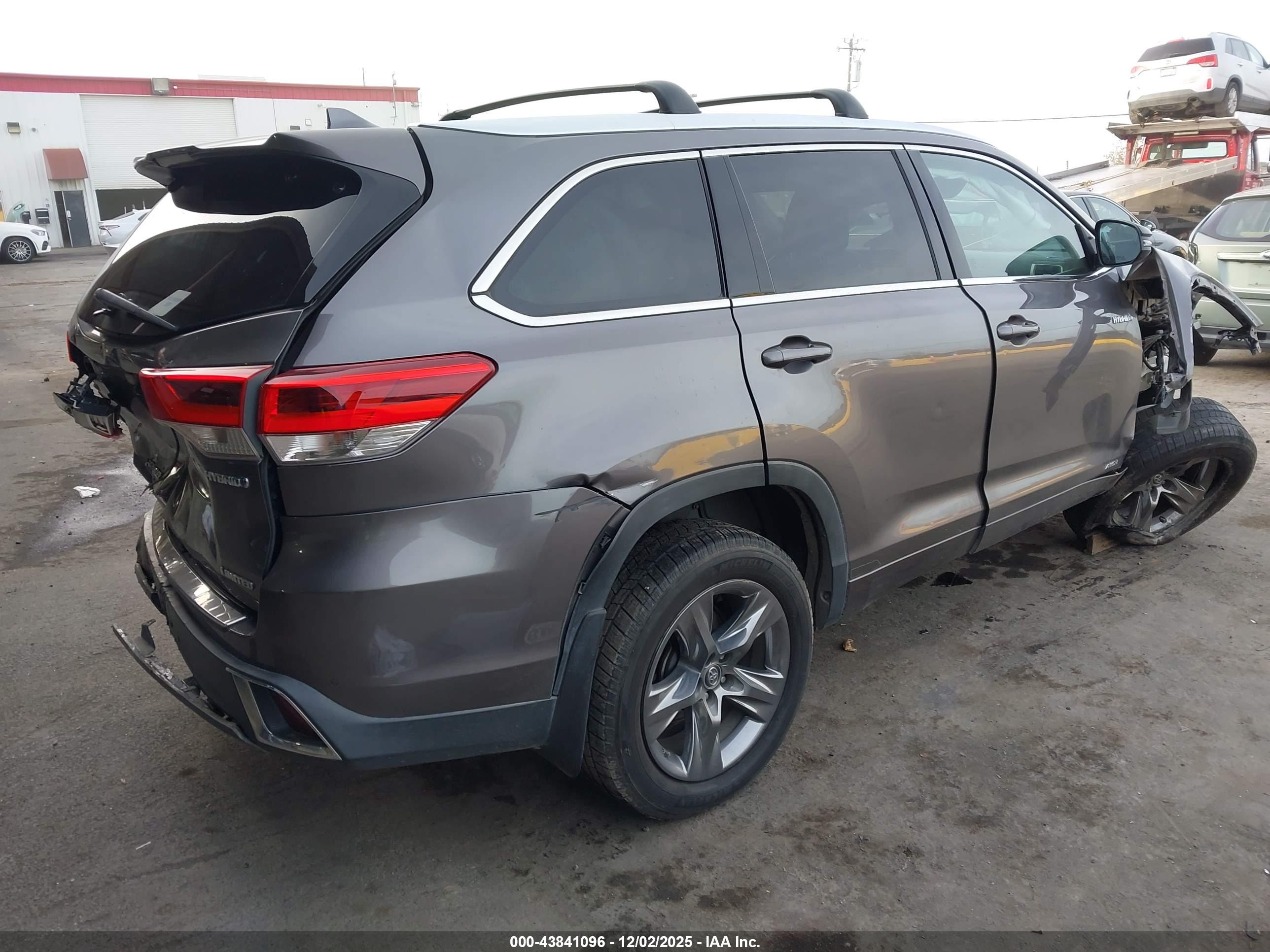 TOYOTA HIGHLANDER image 4