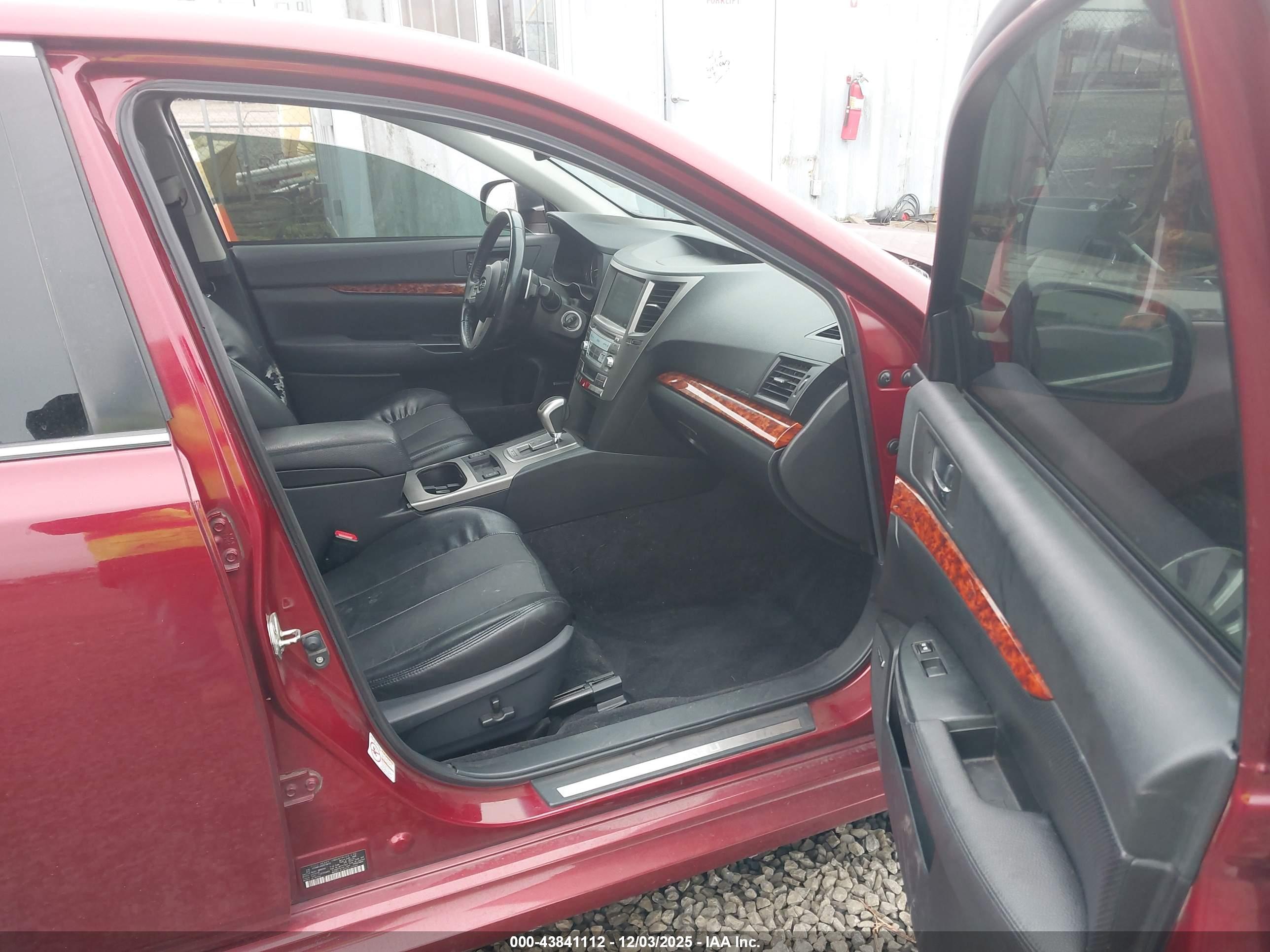 SUBARU LEGACY image 5