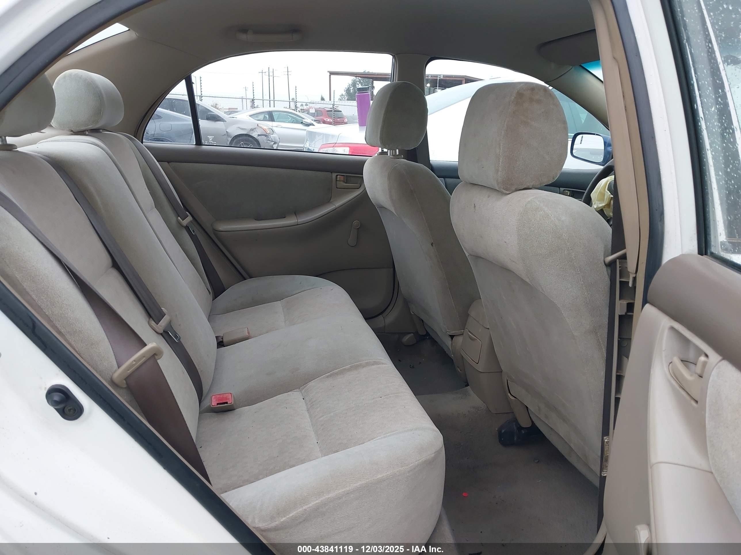 TOYOTA COROLLA image 8
