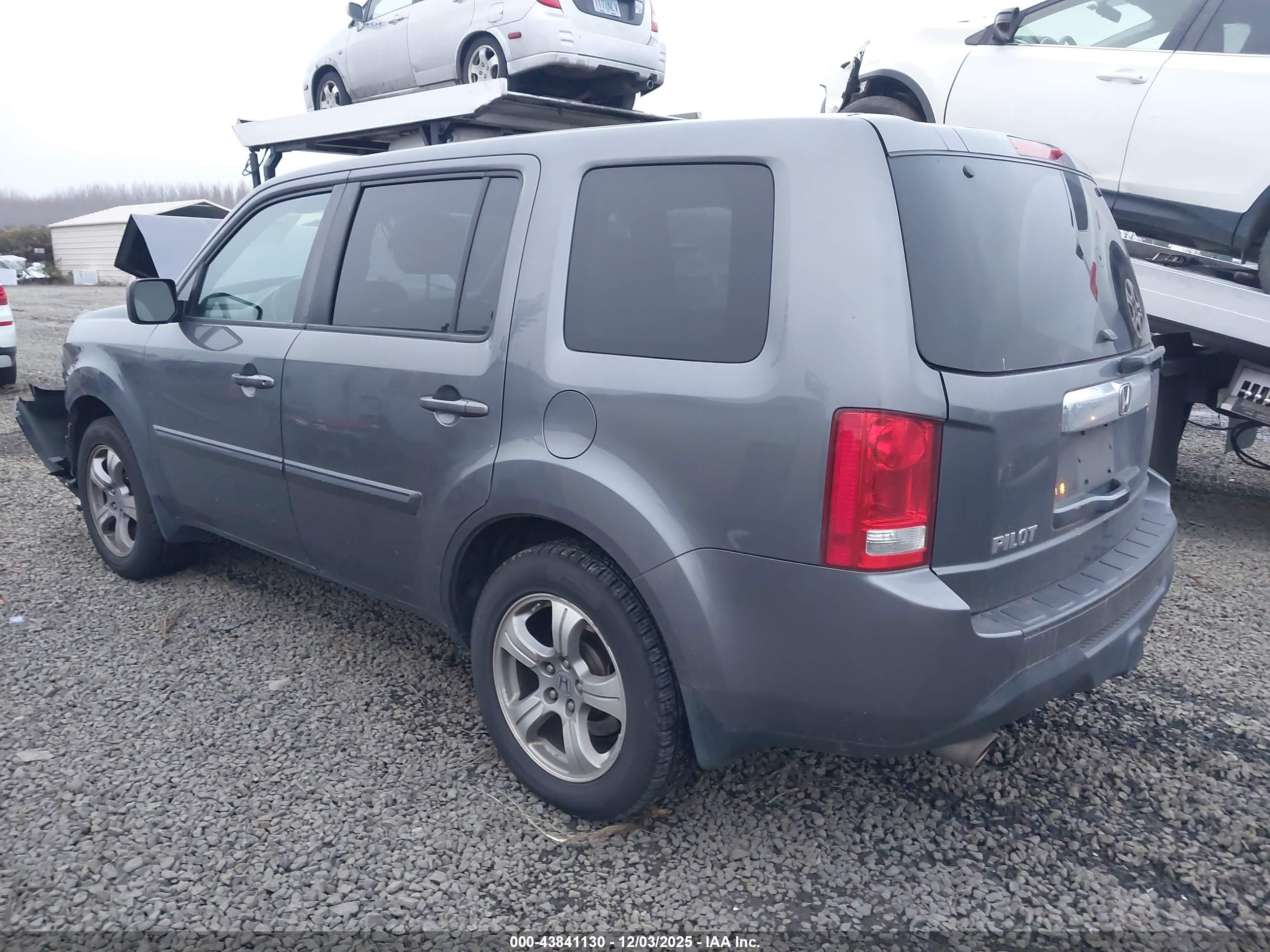 HONDA PILOT image 3