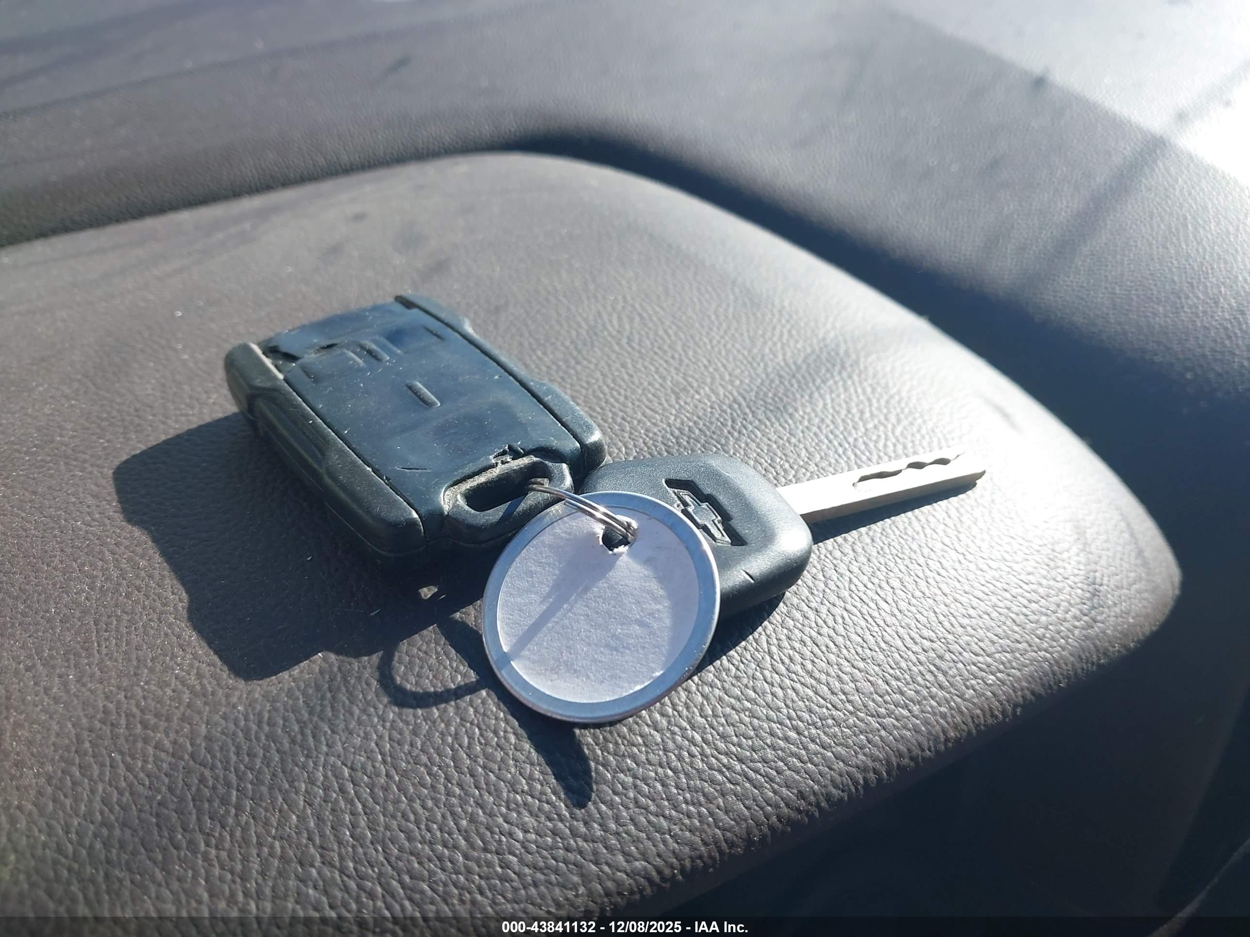 CHEVROLET SILVERADO image 11