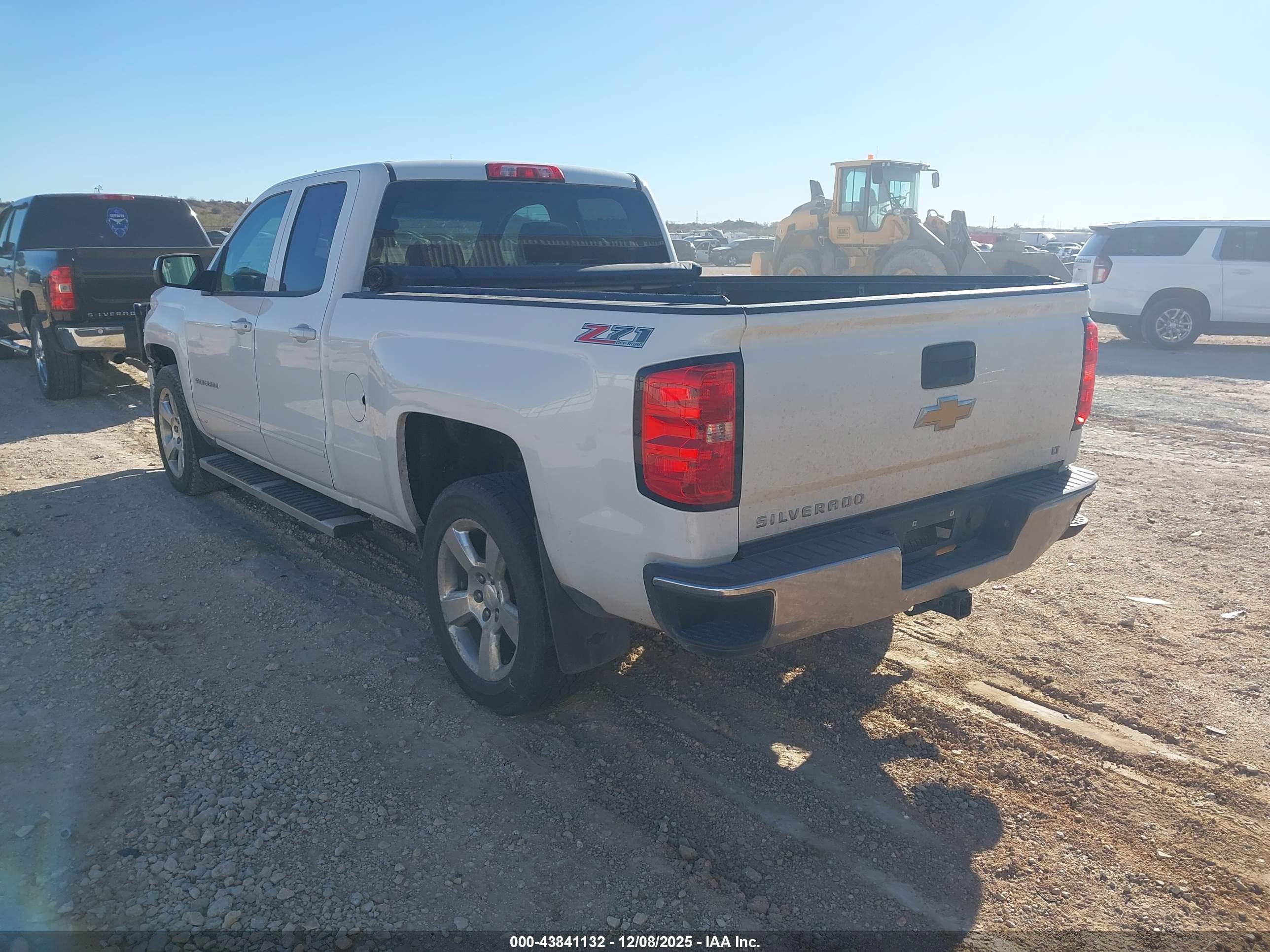 CHEVROLET SILVERADO image 3