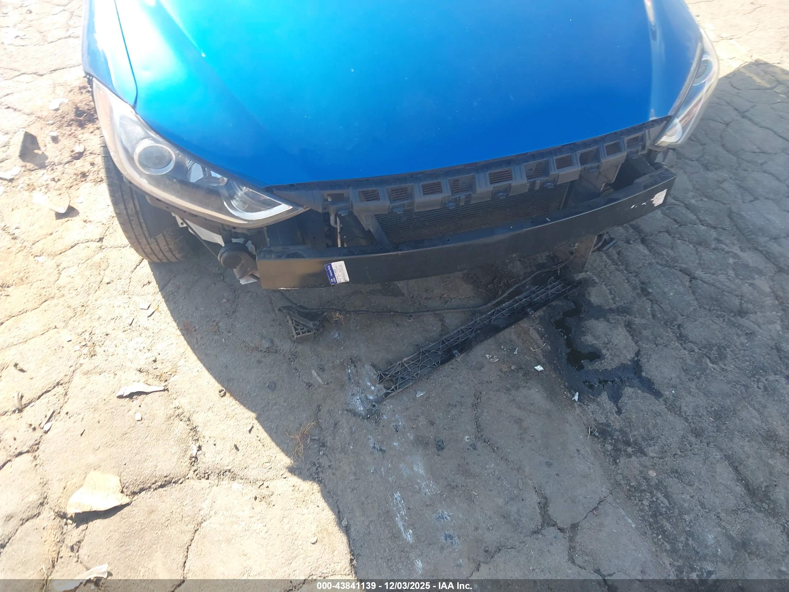 HYUNDAI ELANTRA image 6