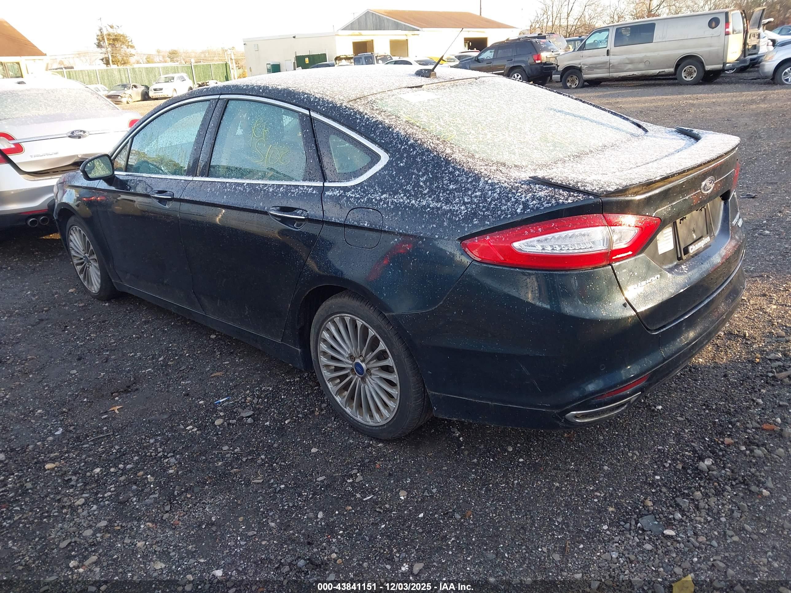 FORD FUSION image 3