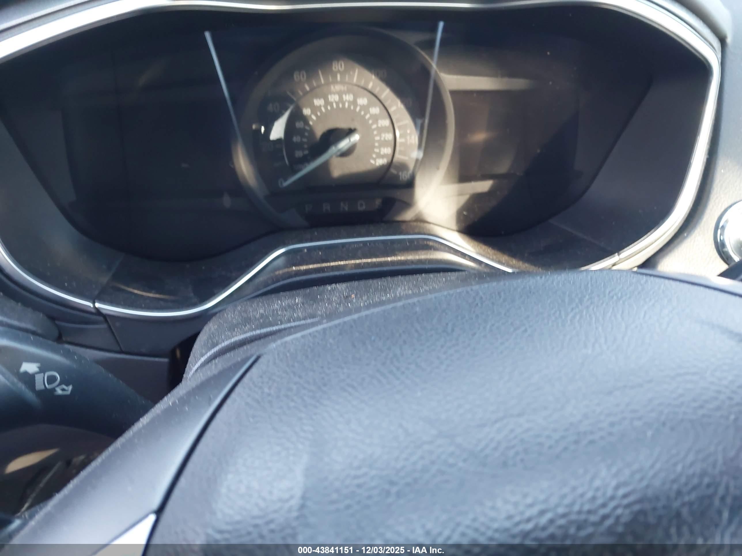 FORD FUSION image 7