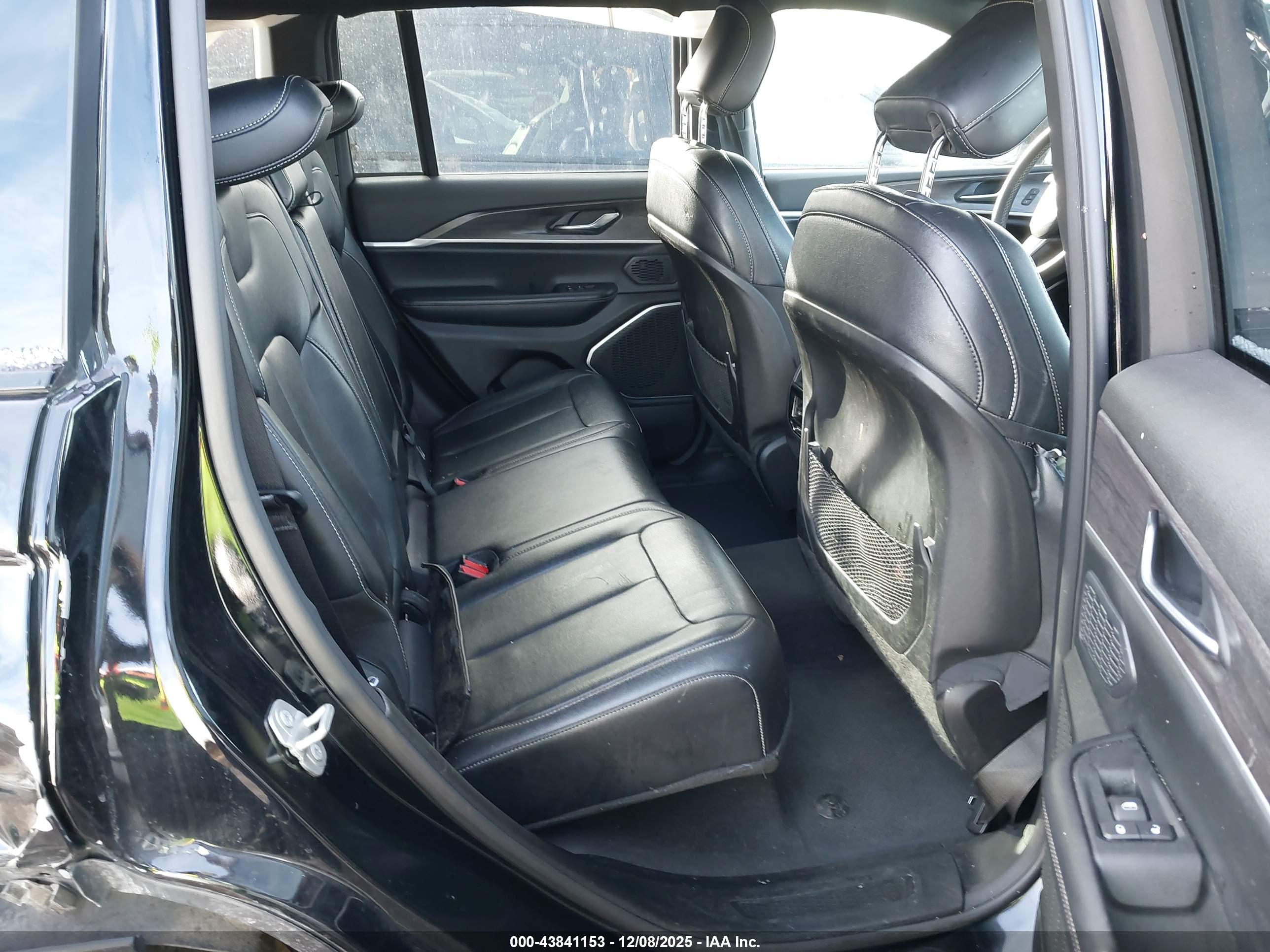 JEEP GRAND image 8