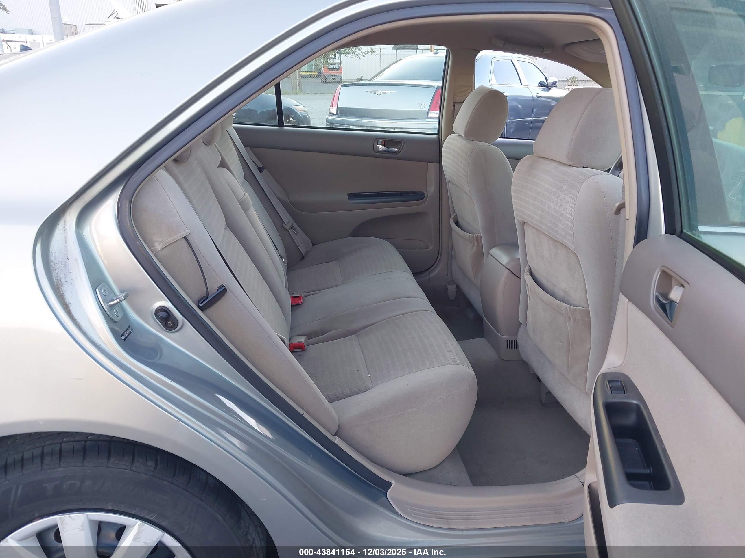 TOYOTA CAMRY image 8